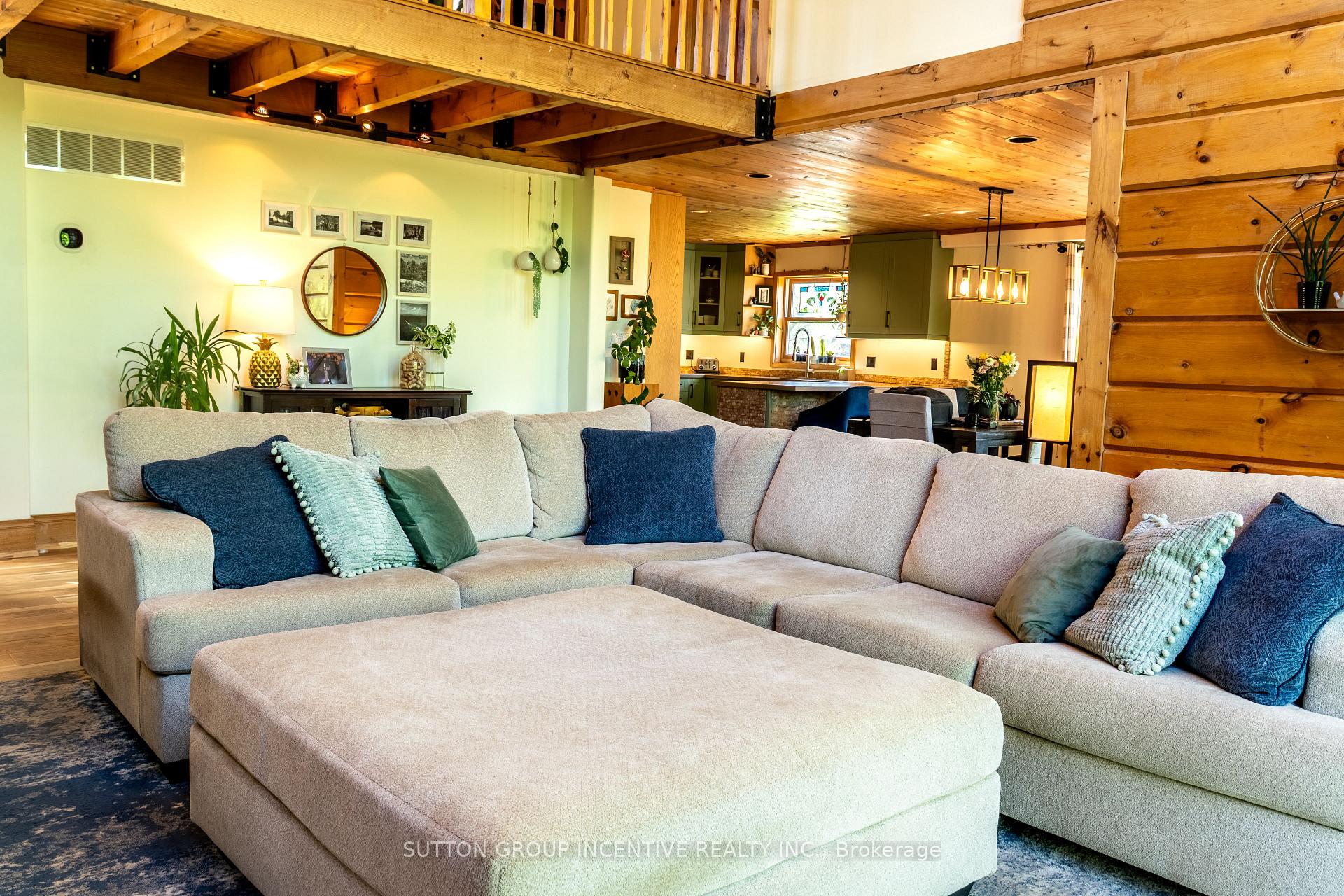 Photo 23 of 17 Bridle Path, Oro-Medonte, Horseshoe Valley — HOMEH