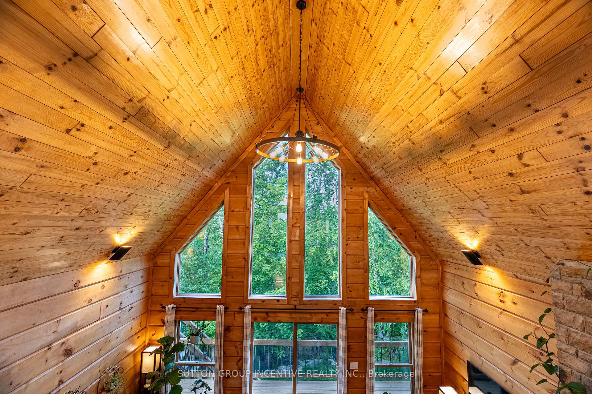 Photo 34 of 17 Bridle Path, Oro-Medonte, Horseshoe Valley — HOMEH