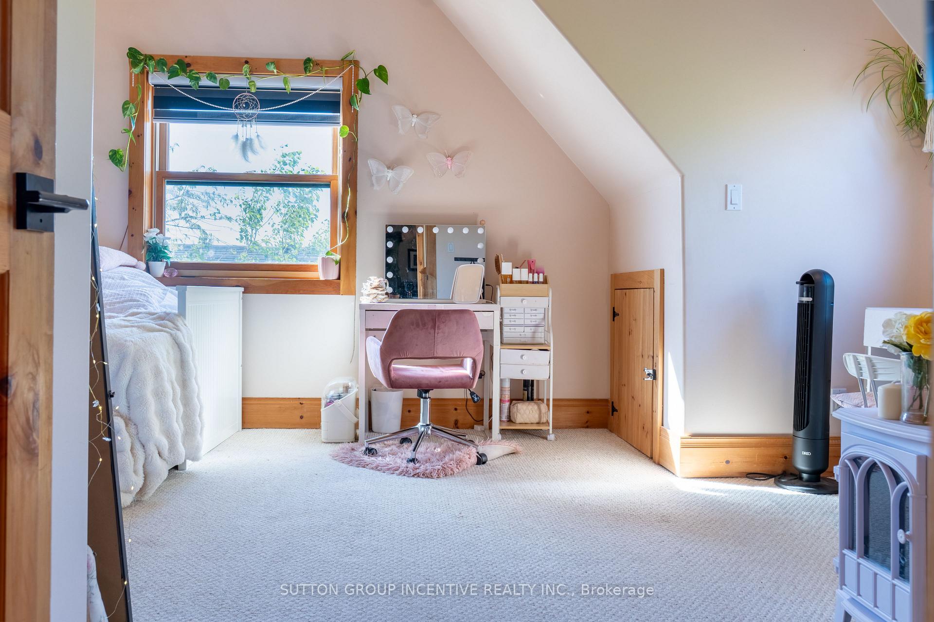 Photo 36 of 17 Bridle Path, Oro-Medonte, Horseshoe Valley — HOMEH