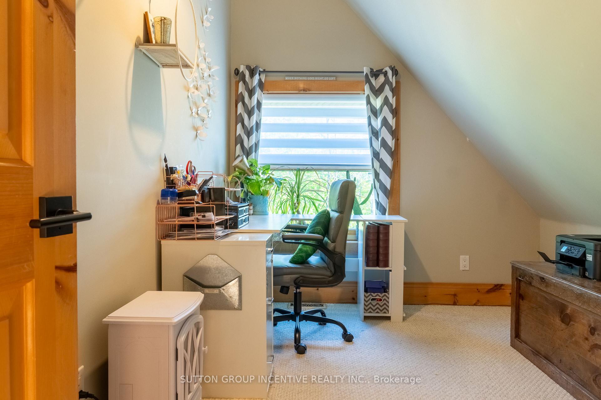 Photo 39 of 17 Bridle Path, Oro-Medonte, Horseshoe Valley — HOMEH