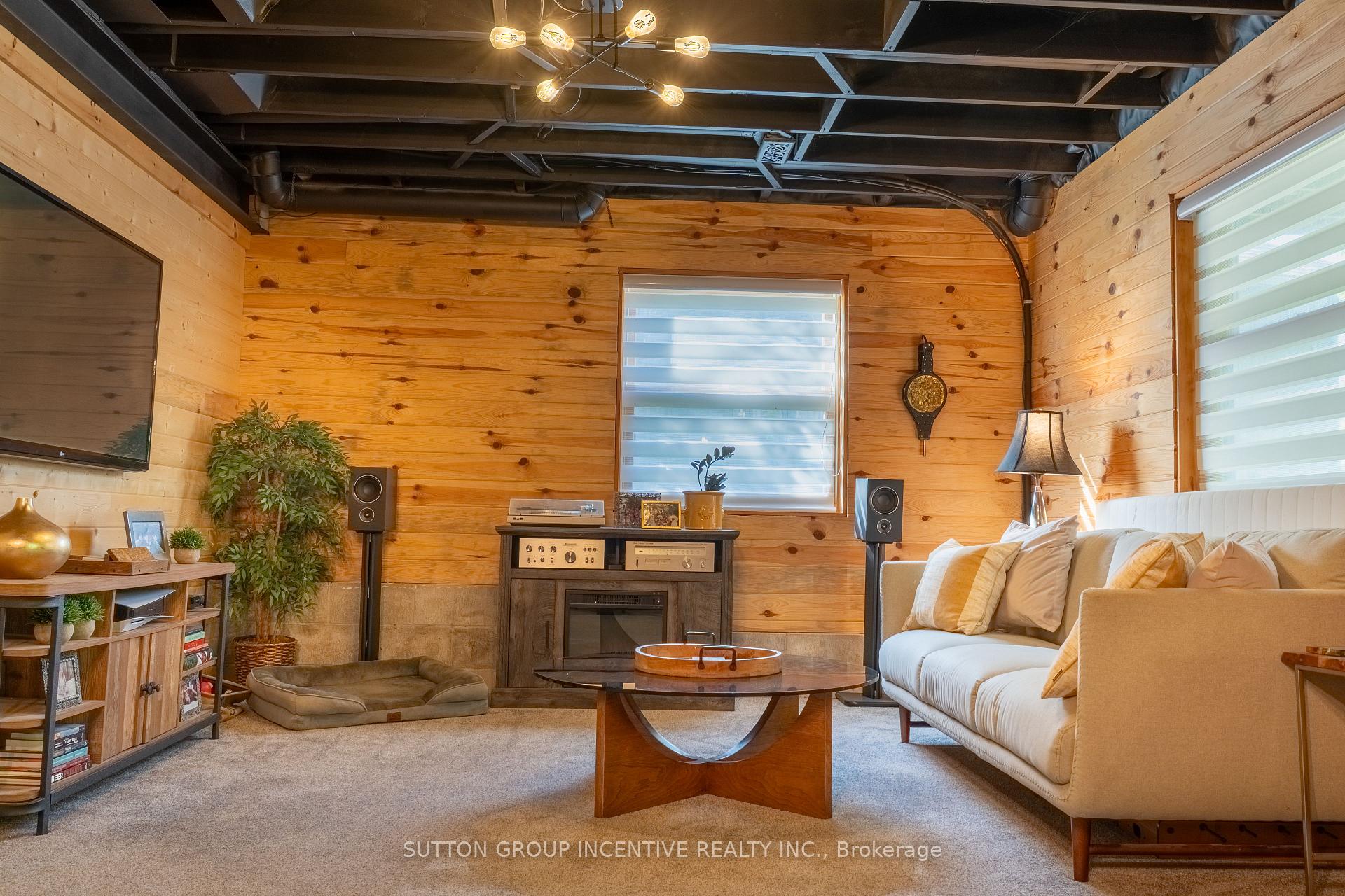 Photo 42 of 17 Bridle Path, Oro-Medonte, Horseshoe Valley — HOMEH