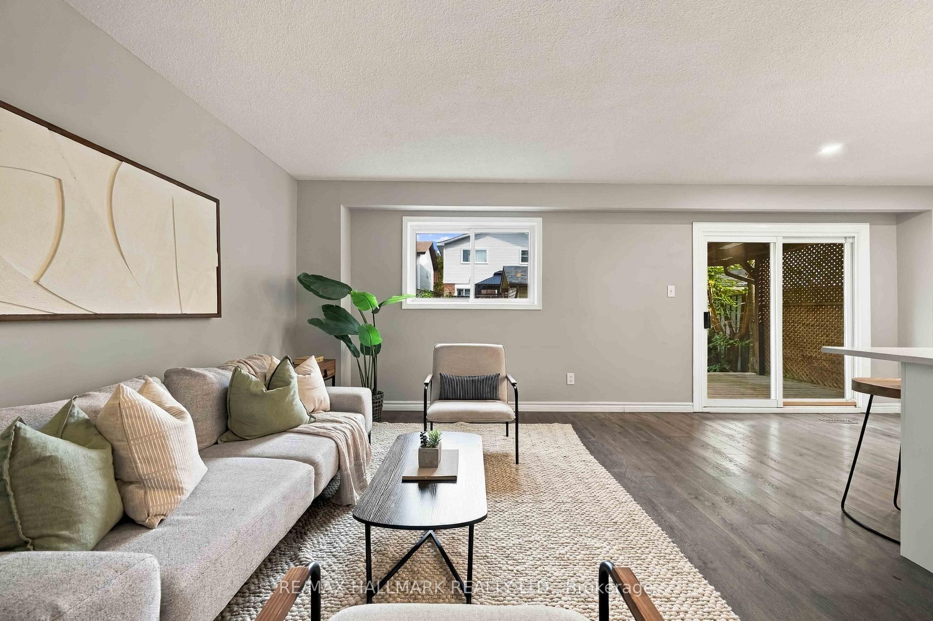 Photo 7 of 516 Creekview Circle, Pickering, West Shore — HOMEH