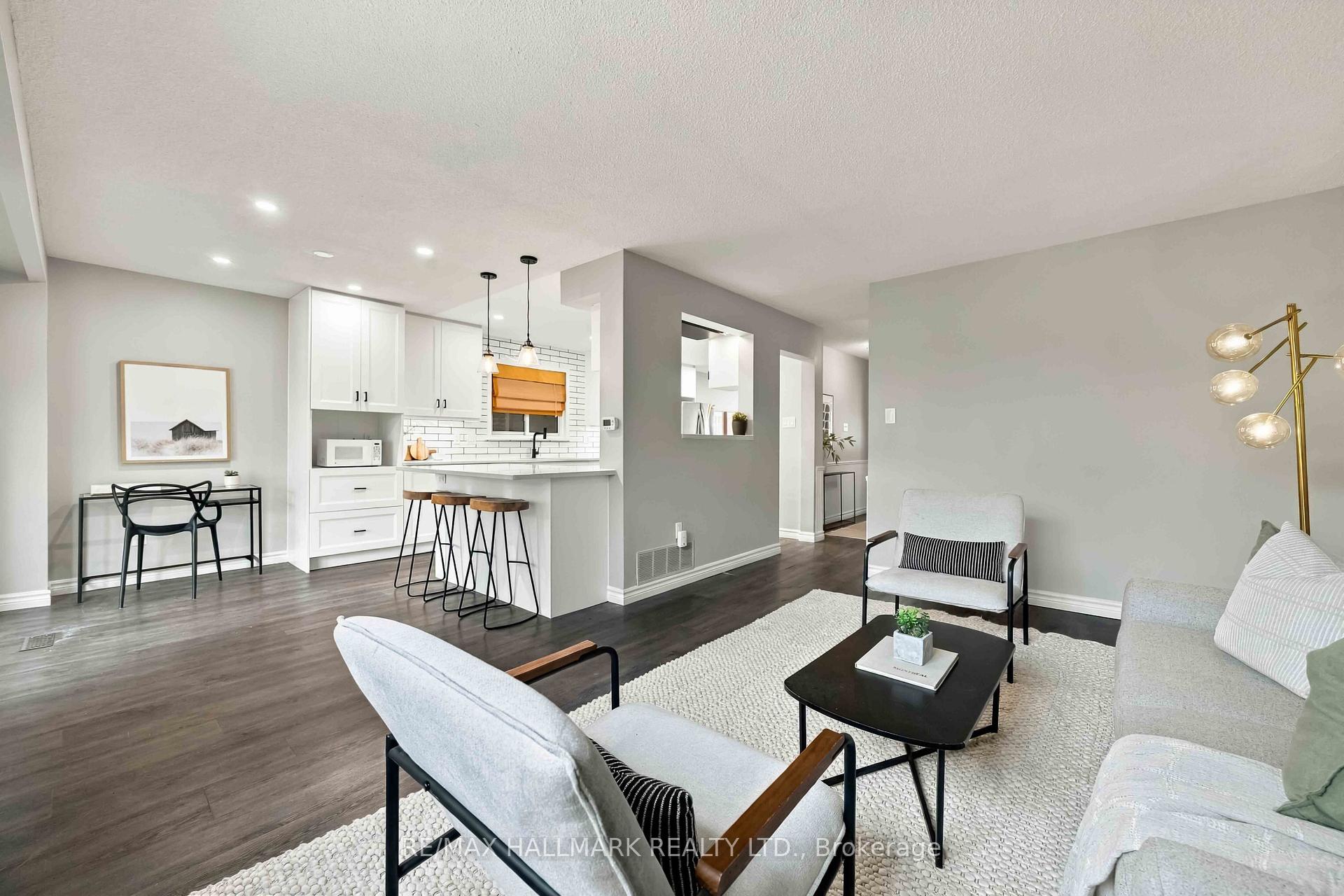 Photo 9 of 516 Creekview Circle, Pickering, West Shore — HOMEH