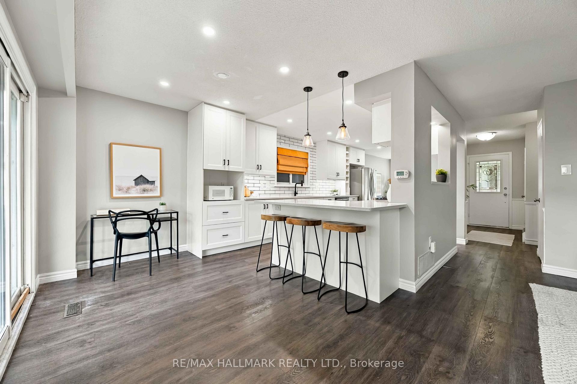 Photo 12 of 516 Creekview Circle, Pickering, West Shore — HOMEH