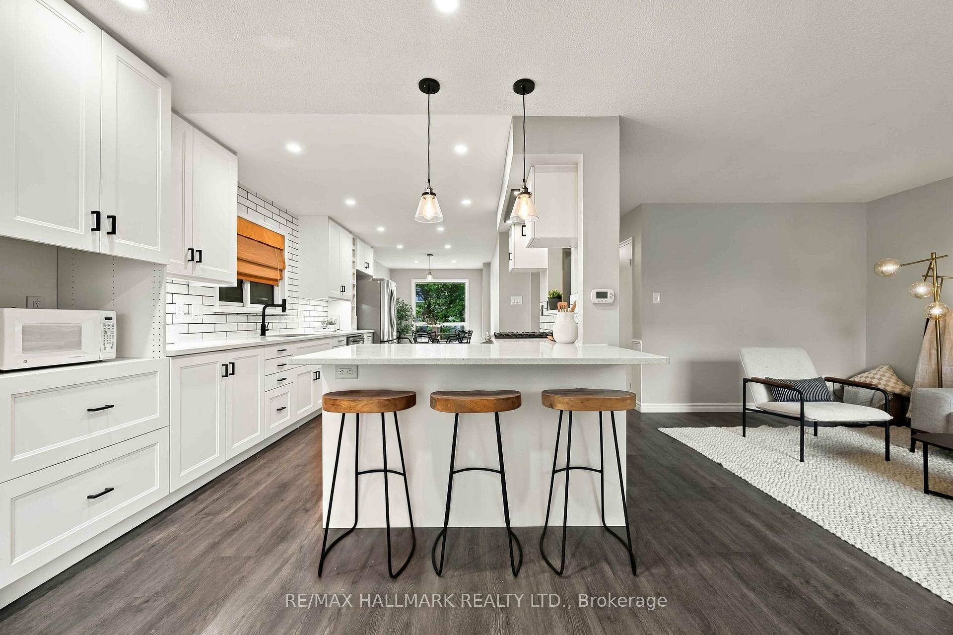 Photo 13 of 516 Creekview Circle, Pickering, West Shore — HOMEH