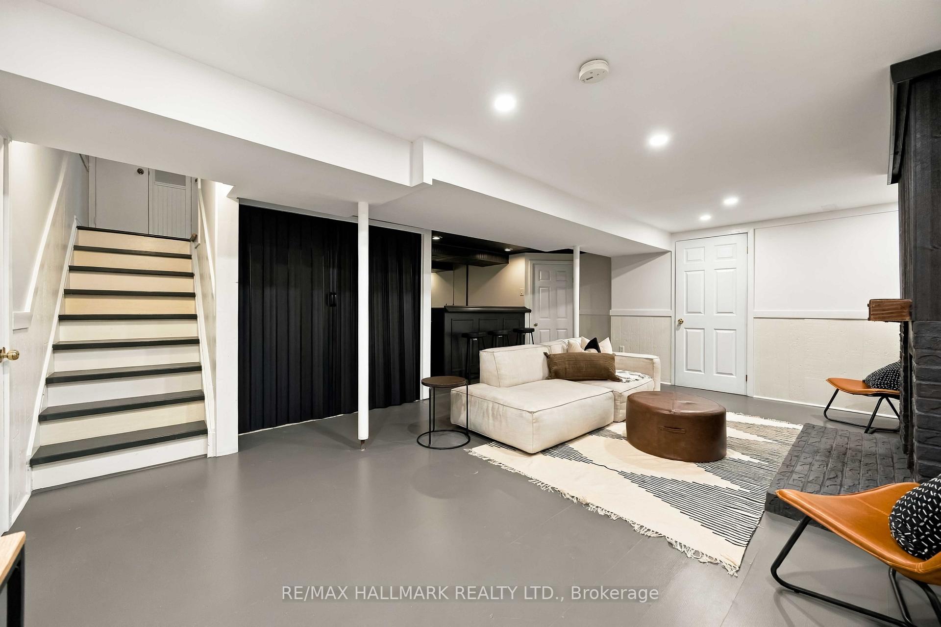 Photo 32 of 516 Creekview Circle, Pickering, West Shore — HOMEH