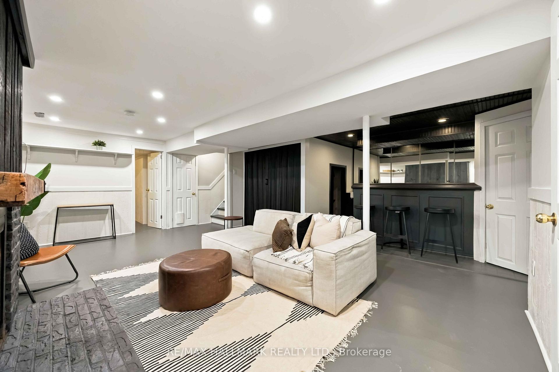 Photo 33 of 516 Creekview Circle, Pickering, West Shore — HOMEH