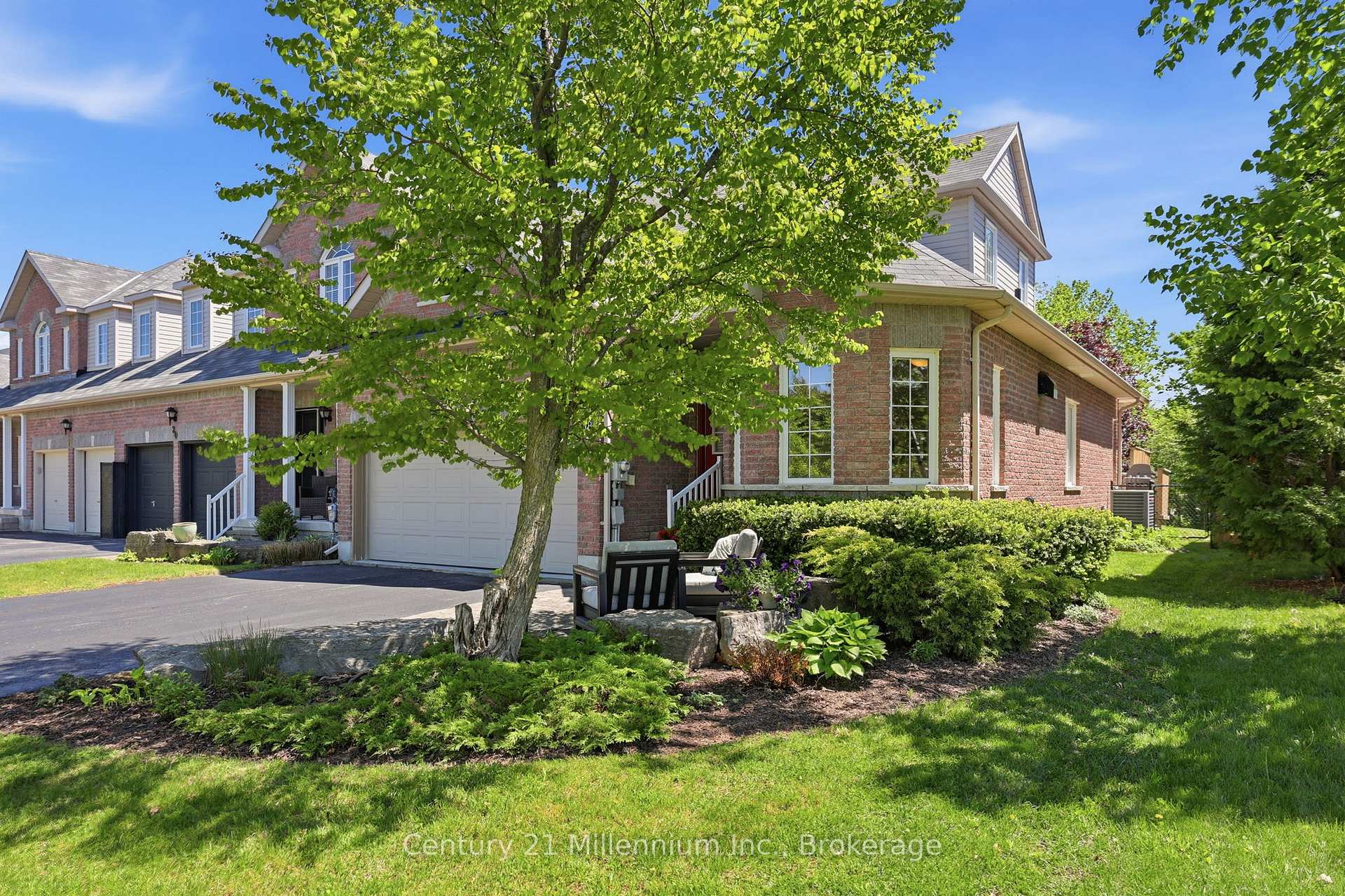 Photo 3 of 18 Thomas Drive, Collingwood — HOMEH