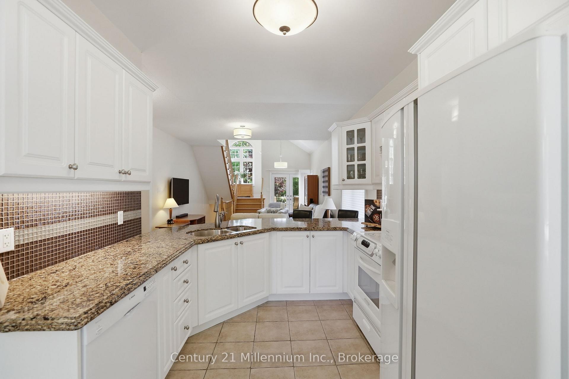 Photo 9 of 18 Thomas Drive, Collingwood — HOMEH