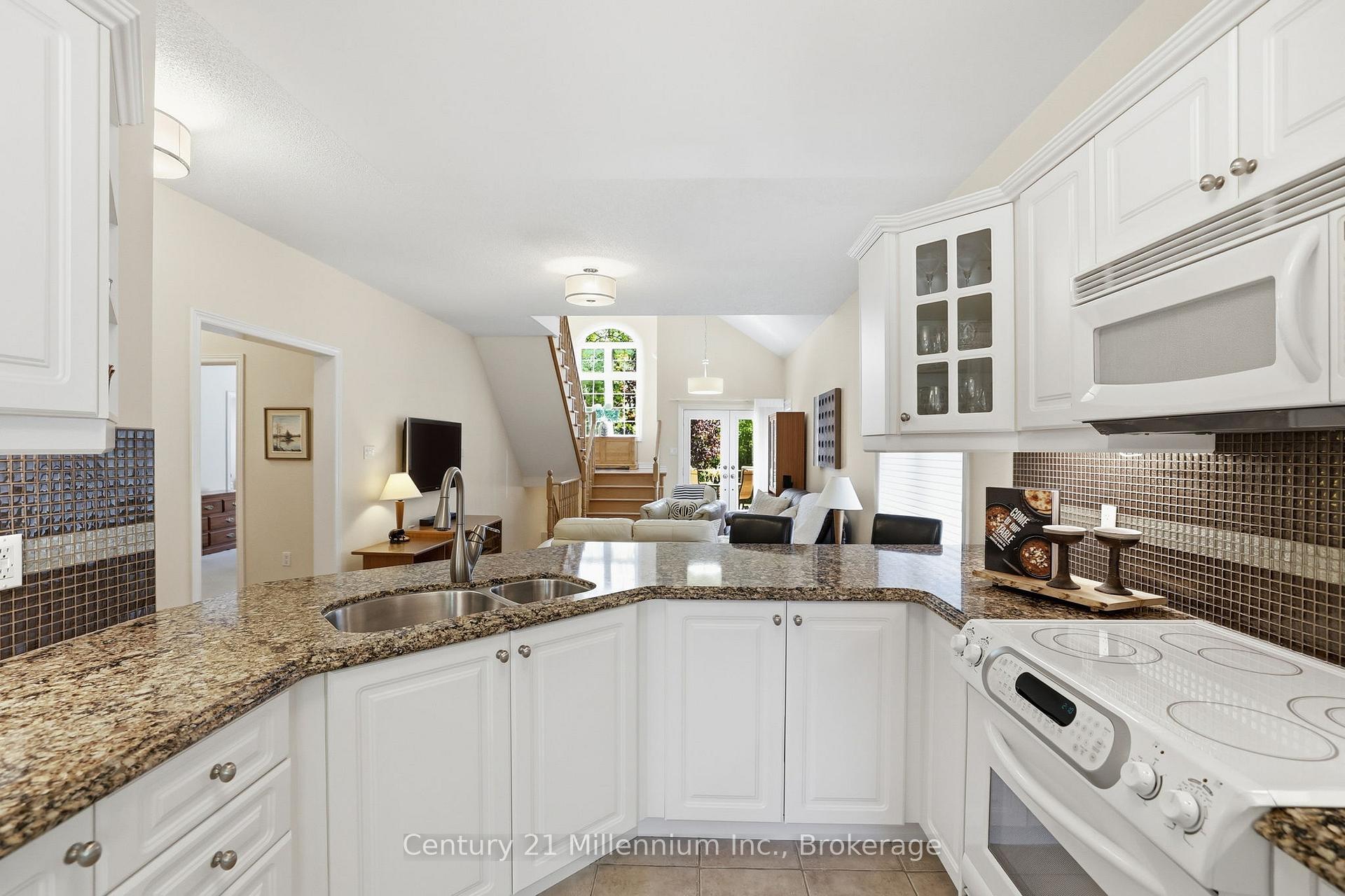 Photo 10 of 18 Thomas Drive, Collingwood — HOMEH