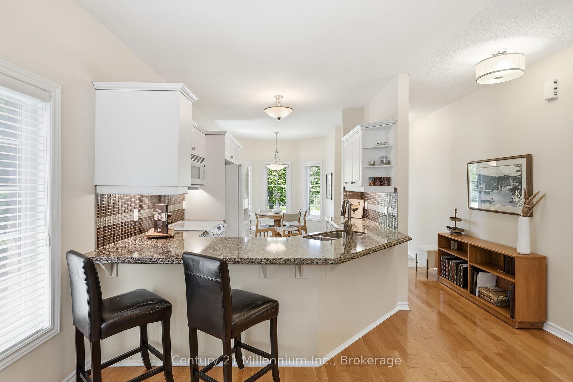 Photo 13 of 18 Thomas Drive, Collingwood — HOMEH