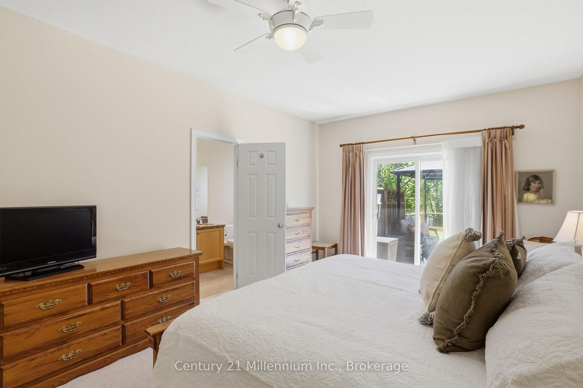 Photo 20 of 18 Thomas Drive, Collingwood — HOMEH