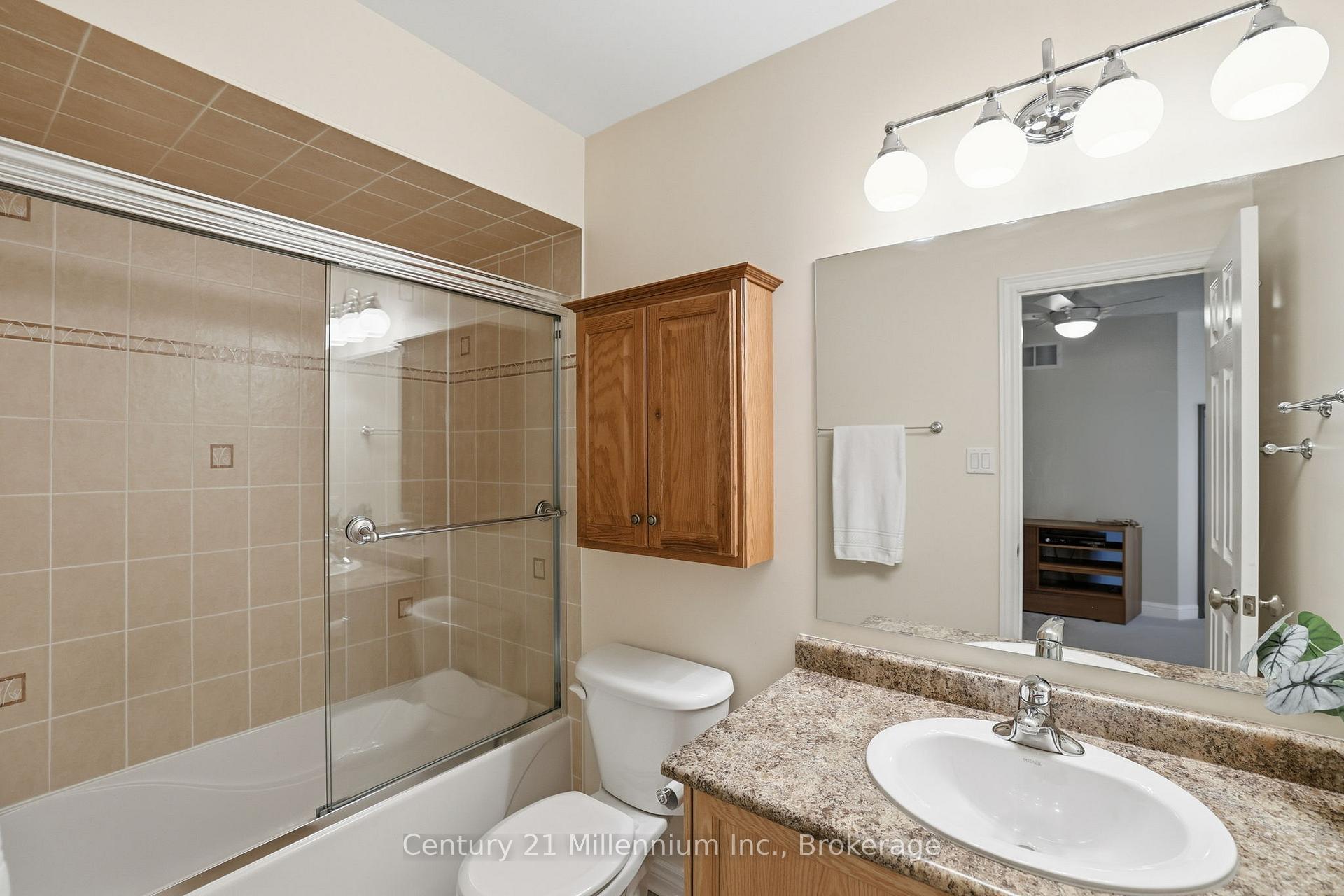 Photo 33 of 18 Thomas Drive, Collingwood — HOMEH