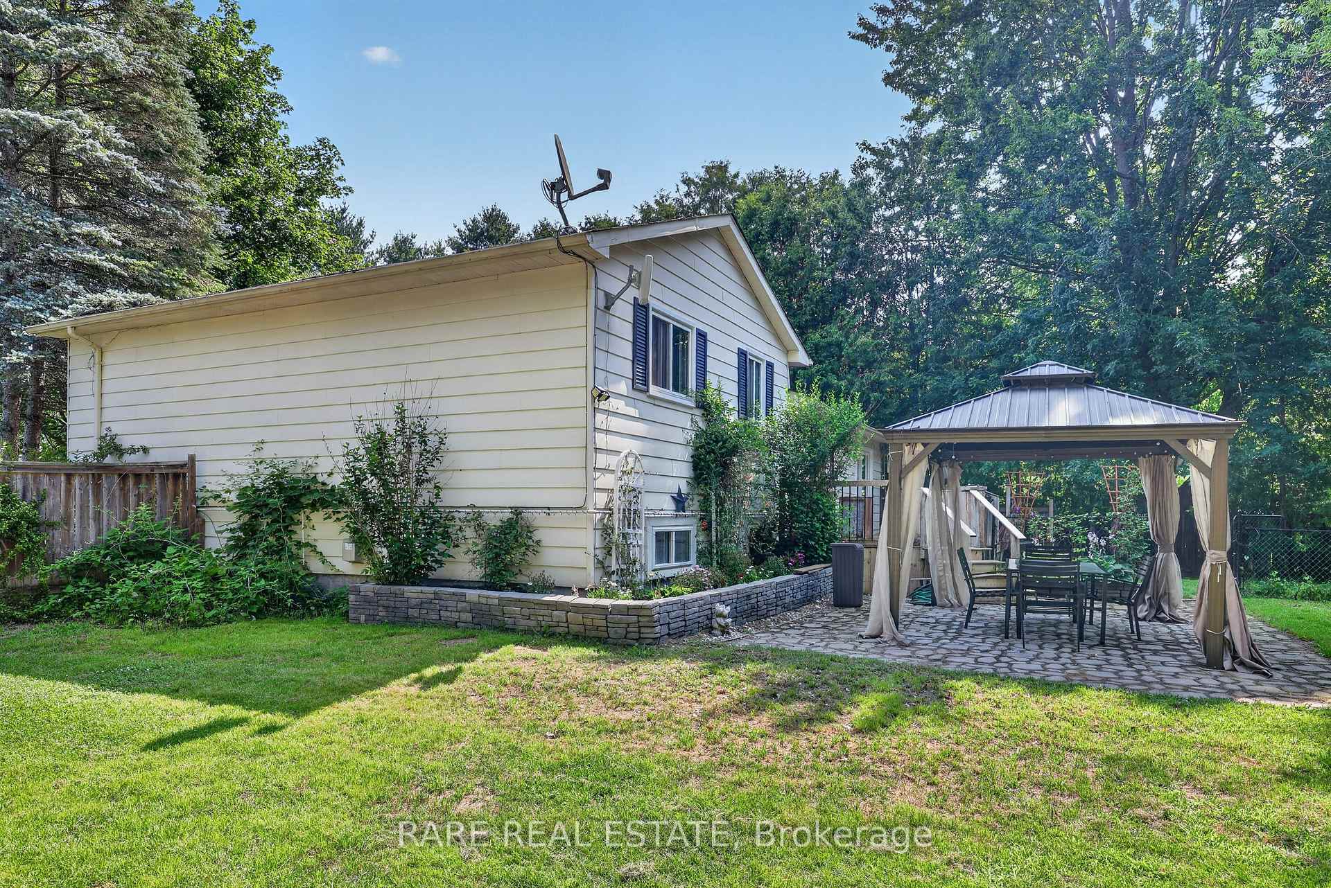 Photo 36 of 14 Pineway Court, Clearview, New Lowell — HOMEH