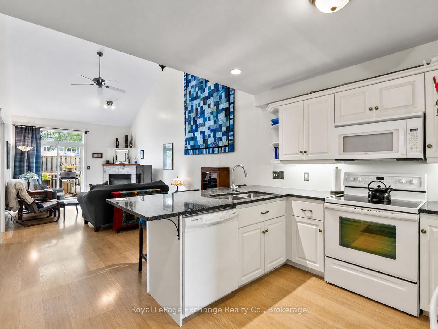 Photo 4 of Unit 8, 433 Queen Street, Kincardine — HOMEH