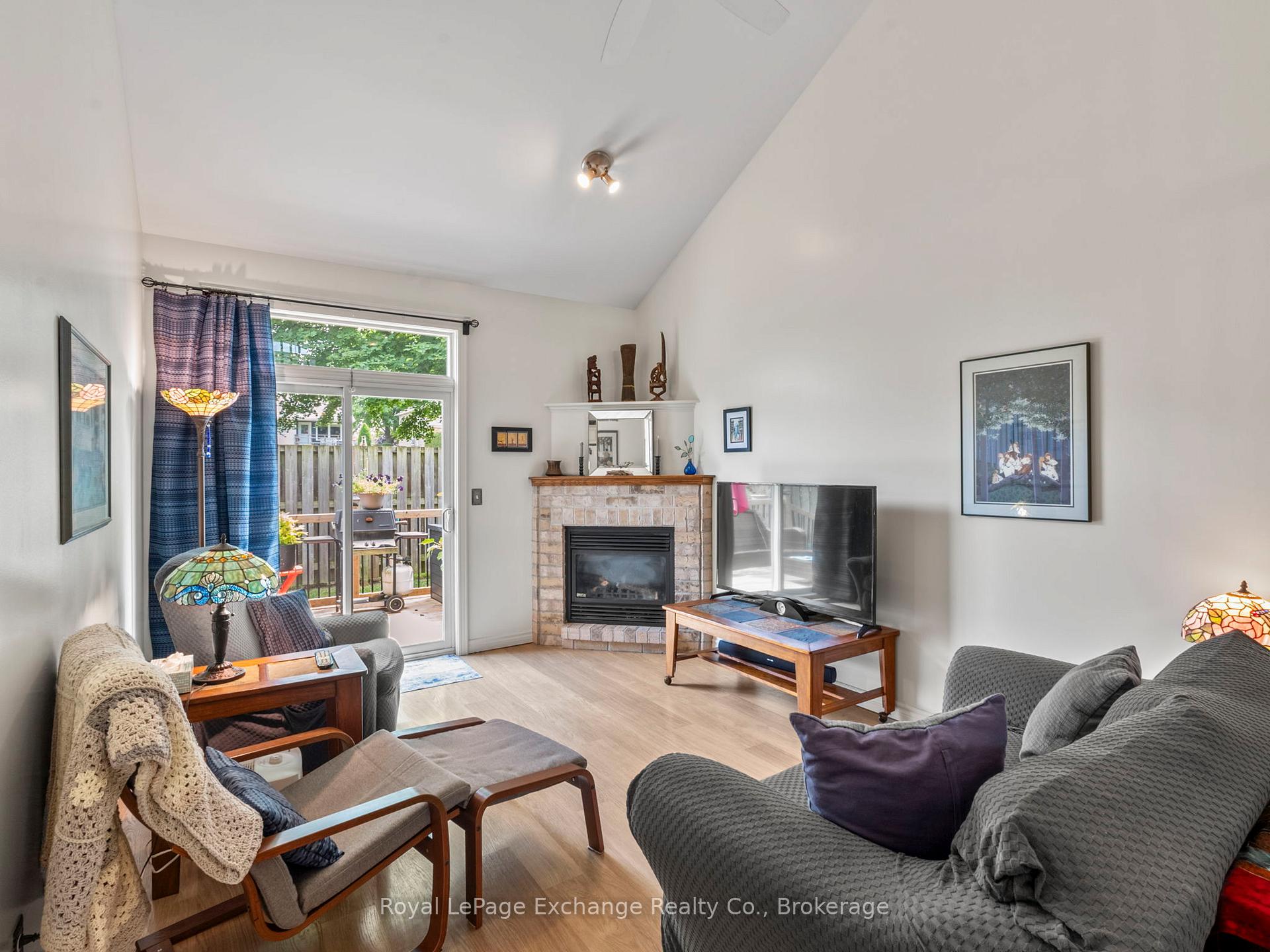 Photo 8 of Unit 8, 433 Queen Street, Kincardine — HOMEH