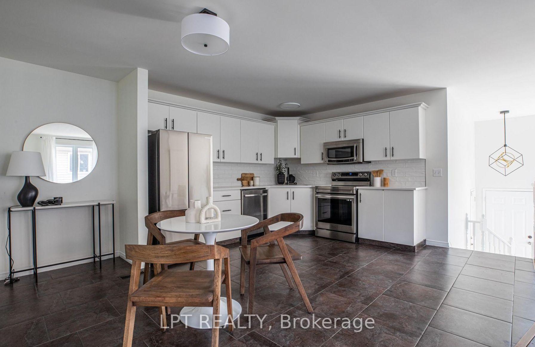 Photo 11 of 11866 Brouillette Court, Tecumseh — HOMEH