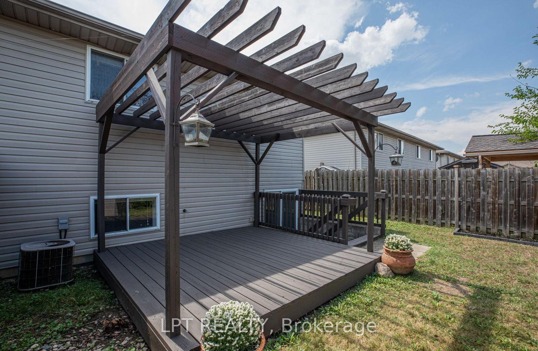 Photo 24 of 11866 Brouillette Court, Tecumseh — HOMEH
