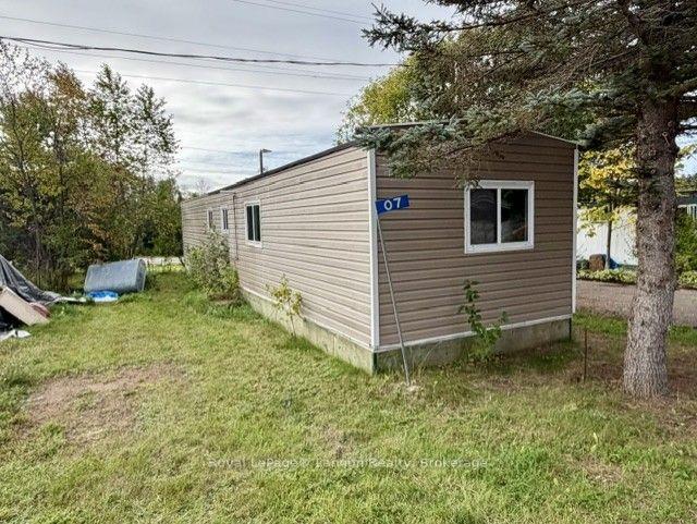 Photo 16 of 7 Sarawak Drive, Thunder Bay, County Park — HOMEH