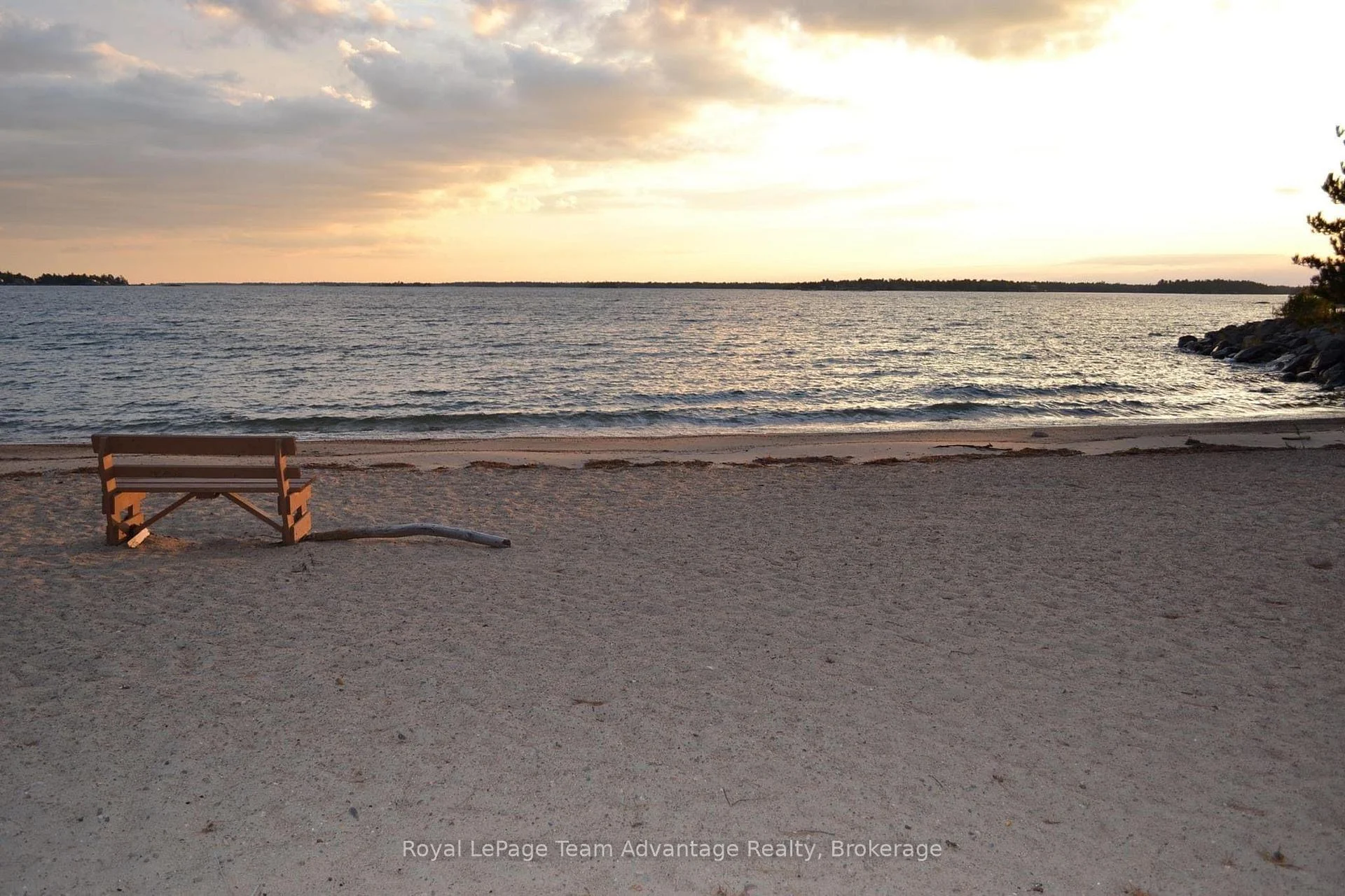 Photo 13 of 12 Tamarack Drive, The Archipelago, Archipelago North — HOMEH