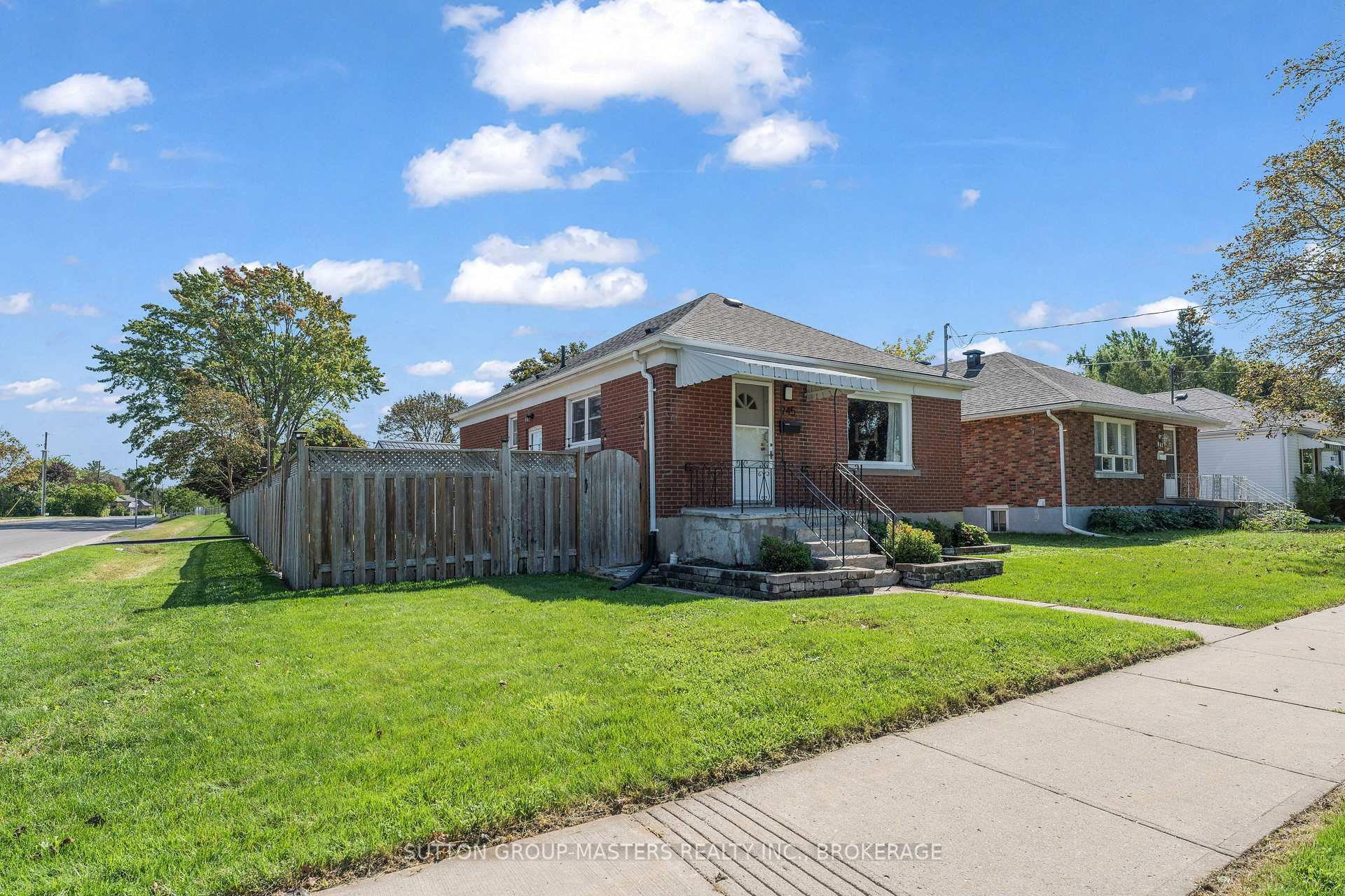 Photo 2 of 945 Victoria Street, Kingston, East of Sir John A. Blvd — HOMEH