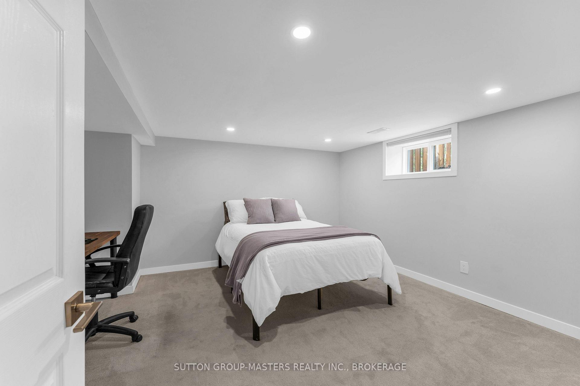 Photo 27 of 945 Victoria Street, Kingston, East of Sir John A. Blvd — HOMEH