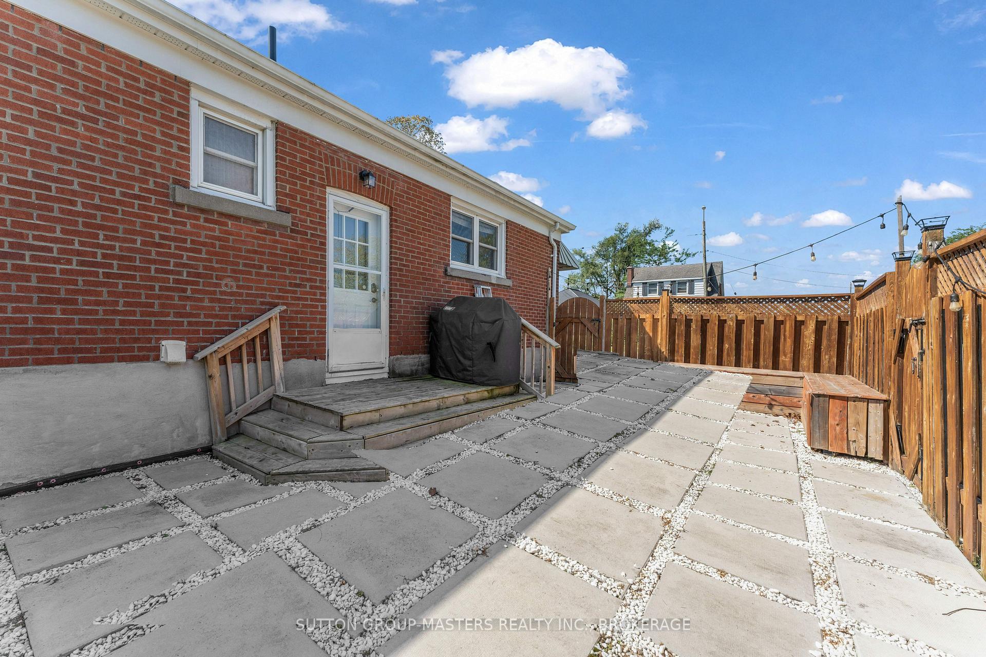 Photo 30 of 945 Victoria Street, Kingston, East of Sir John A. Blvd — HOMEH