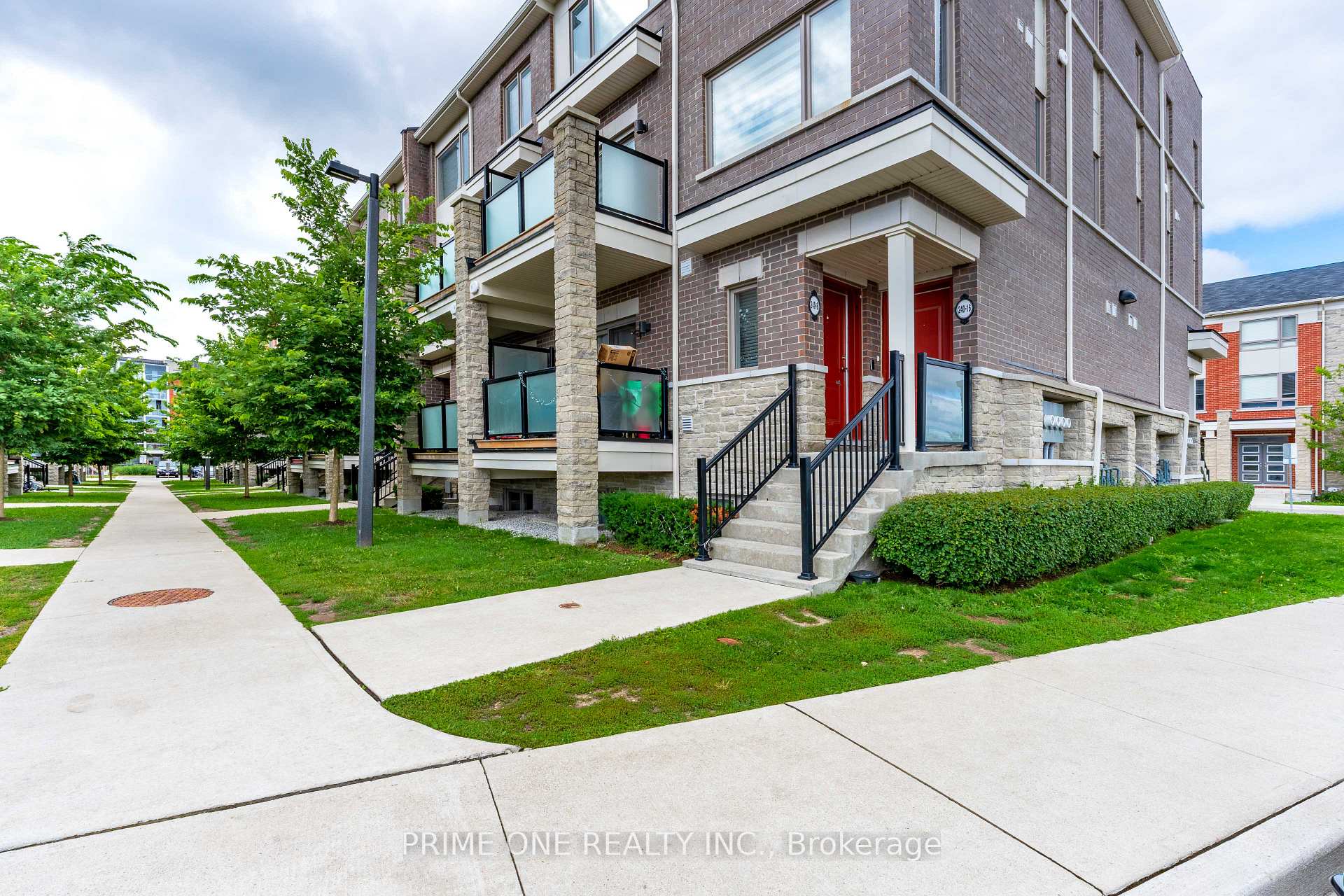 Photo 2 of Unit 16, 240 Lagerfeld Drive, Brampton, Northwest Brampton — HOMEH