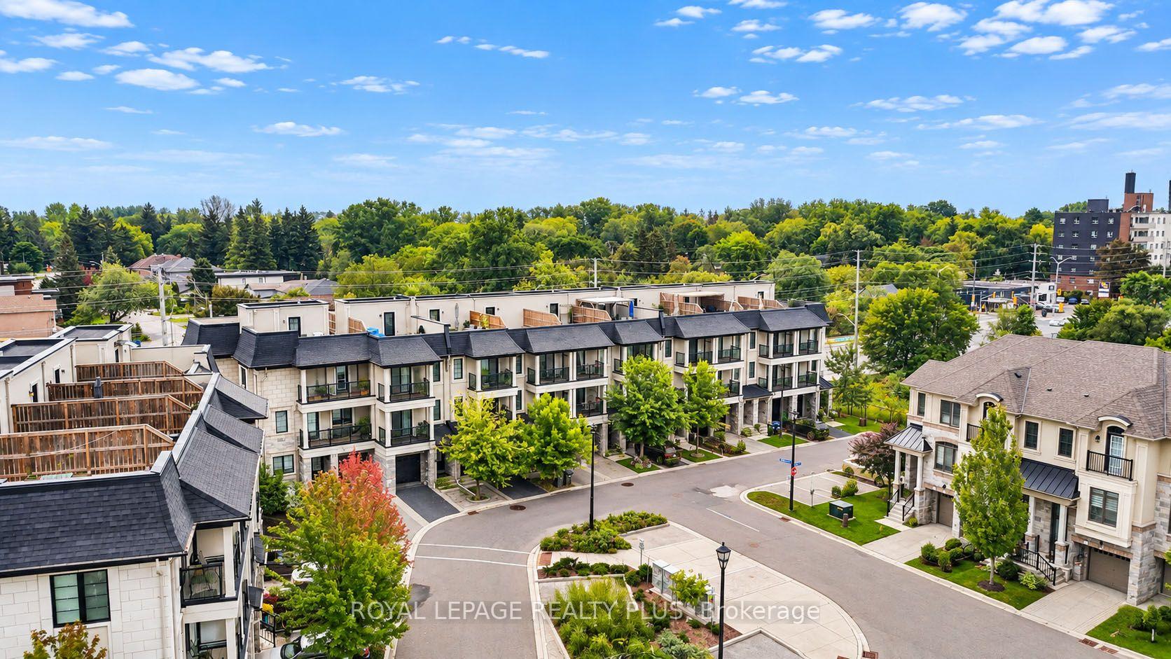 Photo 2 of 560 Rapids Lane, Mississauga, Lakeview — HOMEH