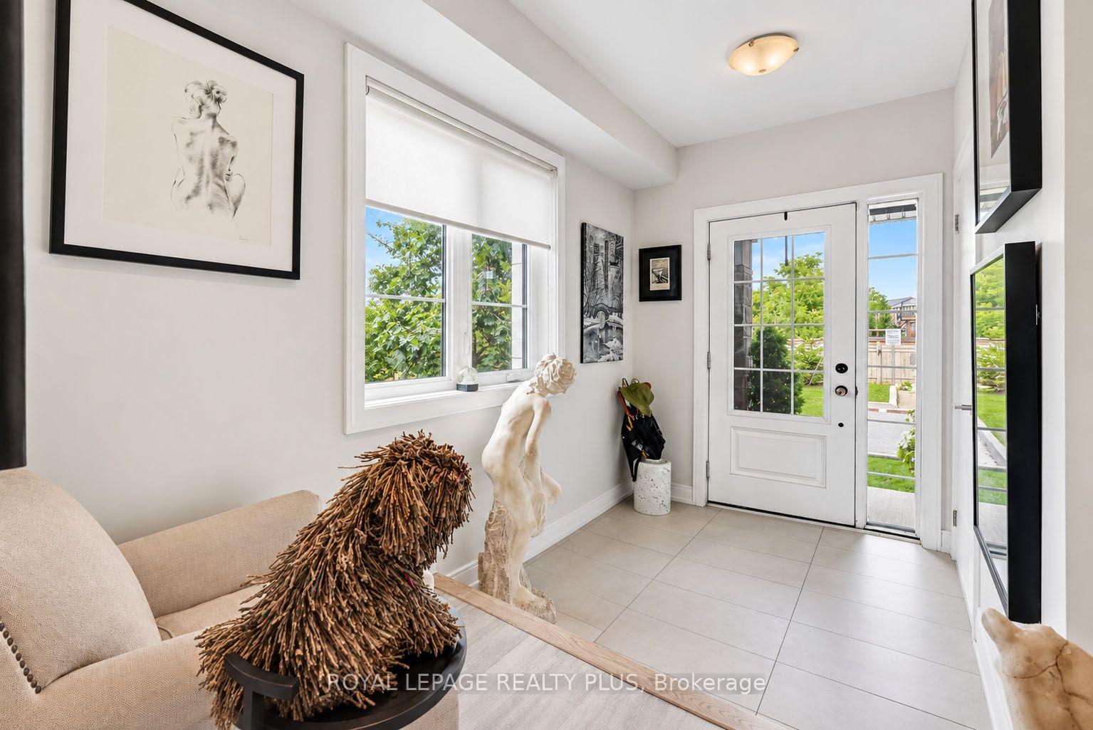 Photo 3 of 560 Rapids Lane, Mississauga, Lakeview — HOMEH