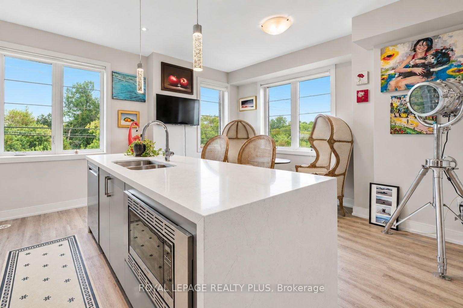 Photo 7 of 560 Rapids Lane, Mississauga, Lakeview — HOMEH