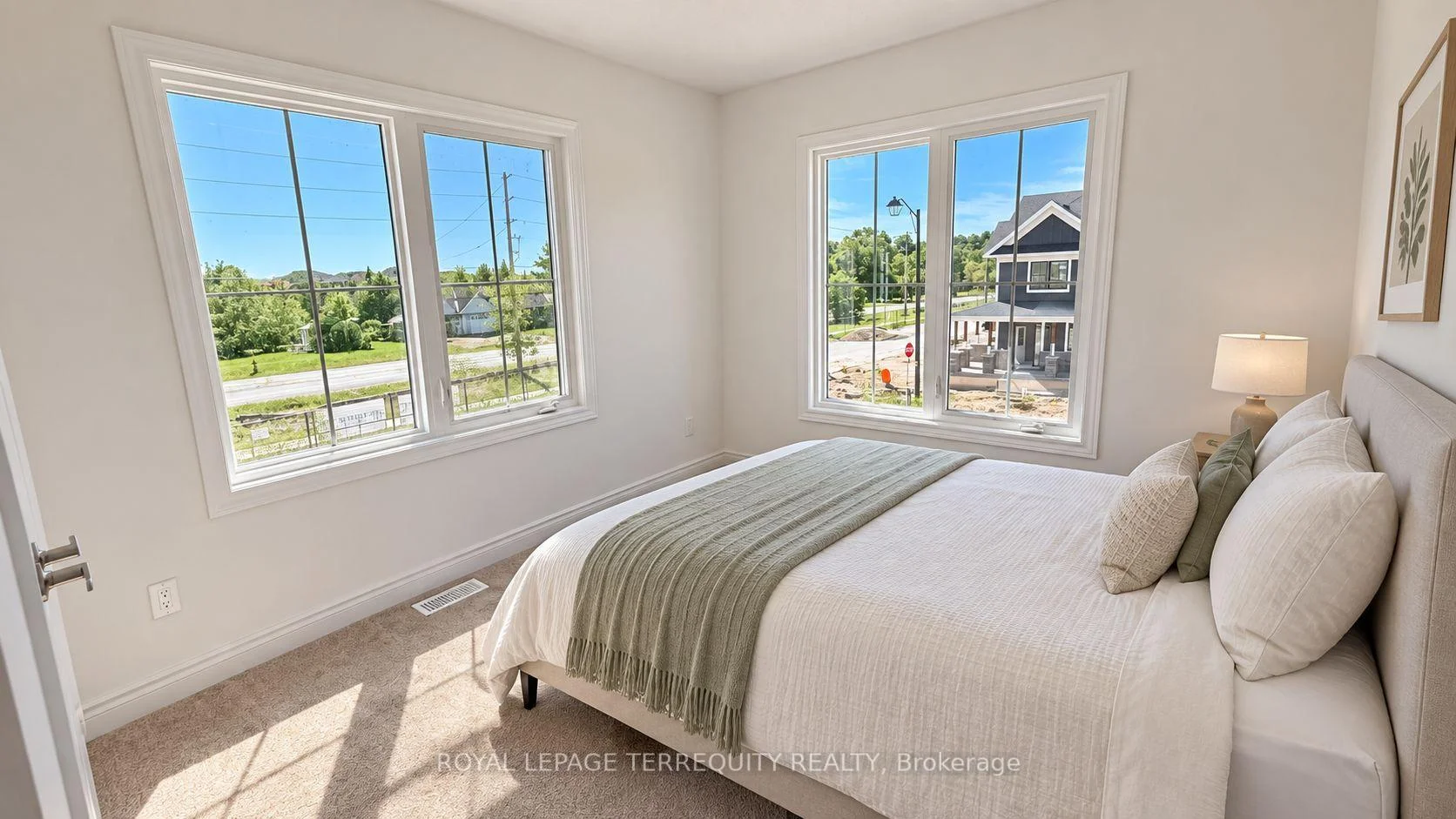 Photo 18 of 2 Elite Crescent, Haldimand — HOMEH