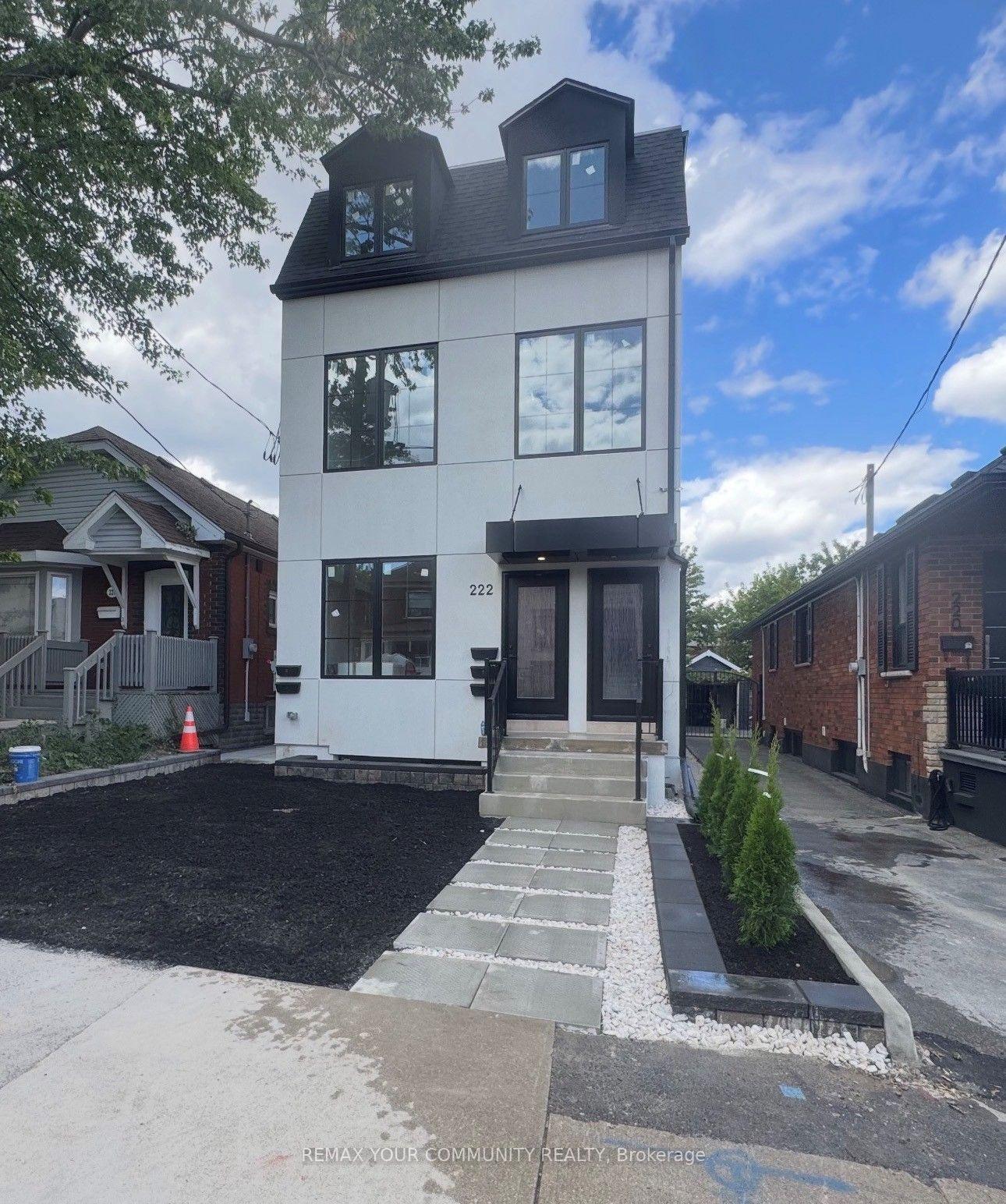 Front of Unit 2, 222 Belgravia Avenue