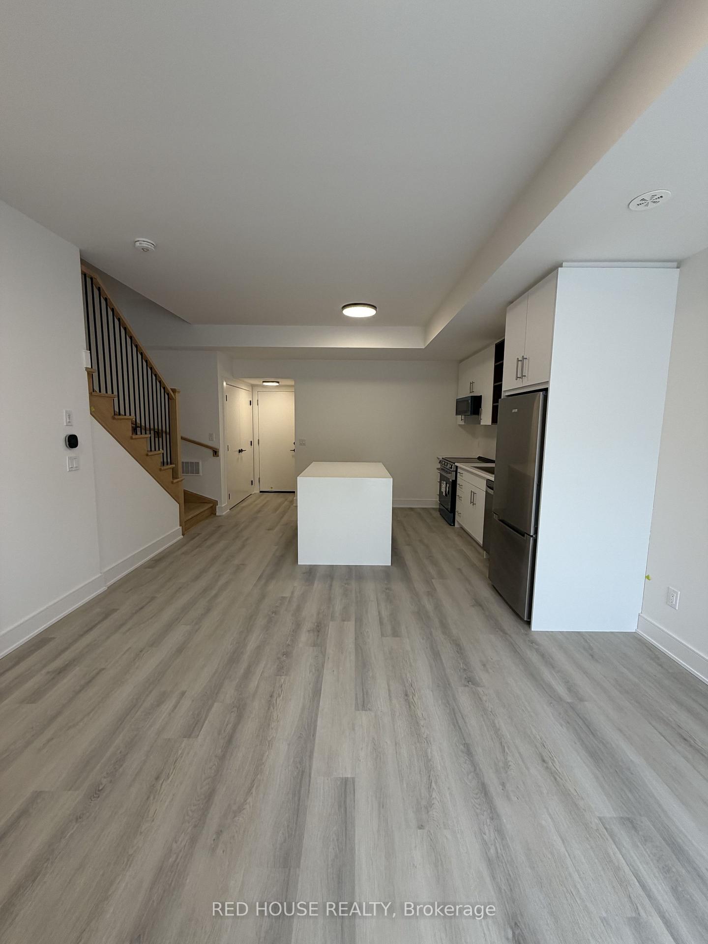 Photo 3 of 226 Ellis Avenue, St. Catharines, Oakdale — HOMEH