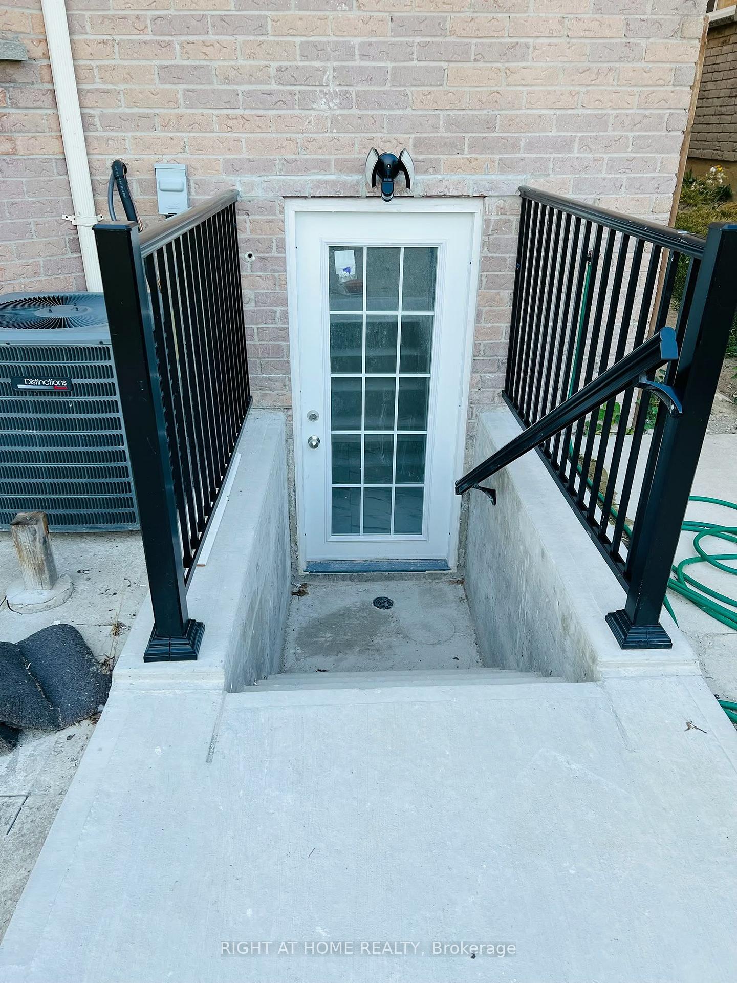 Photo 1 of Unit Lower, 314 Harrowsmith Drive, Mississauga, Hurontario — HOMEH
