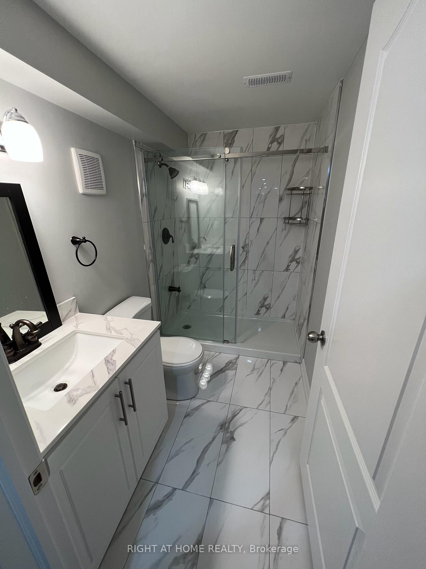 Photo 6 of Unit Lower, 314 Harrowsmith Drive, Mississauga, Hurontario — HOMEH