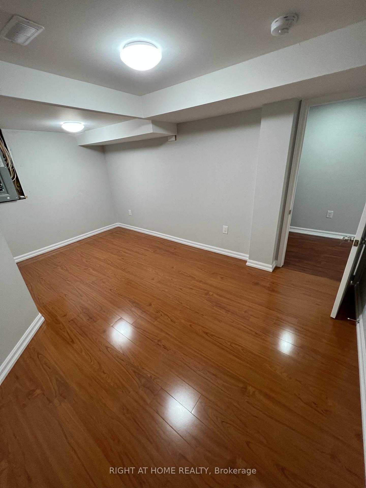Photo 9 of Unit Lower, 314 Harrowsmith Drive, Mississauga, Hurontario — HOMEH