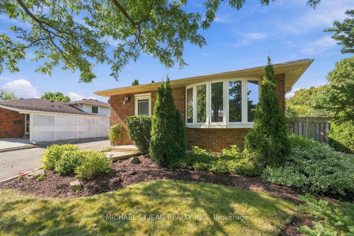 Photo 5 of 2 Marston Street, Hamilton, Stoney Creek Mountain — HOMEH