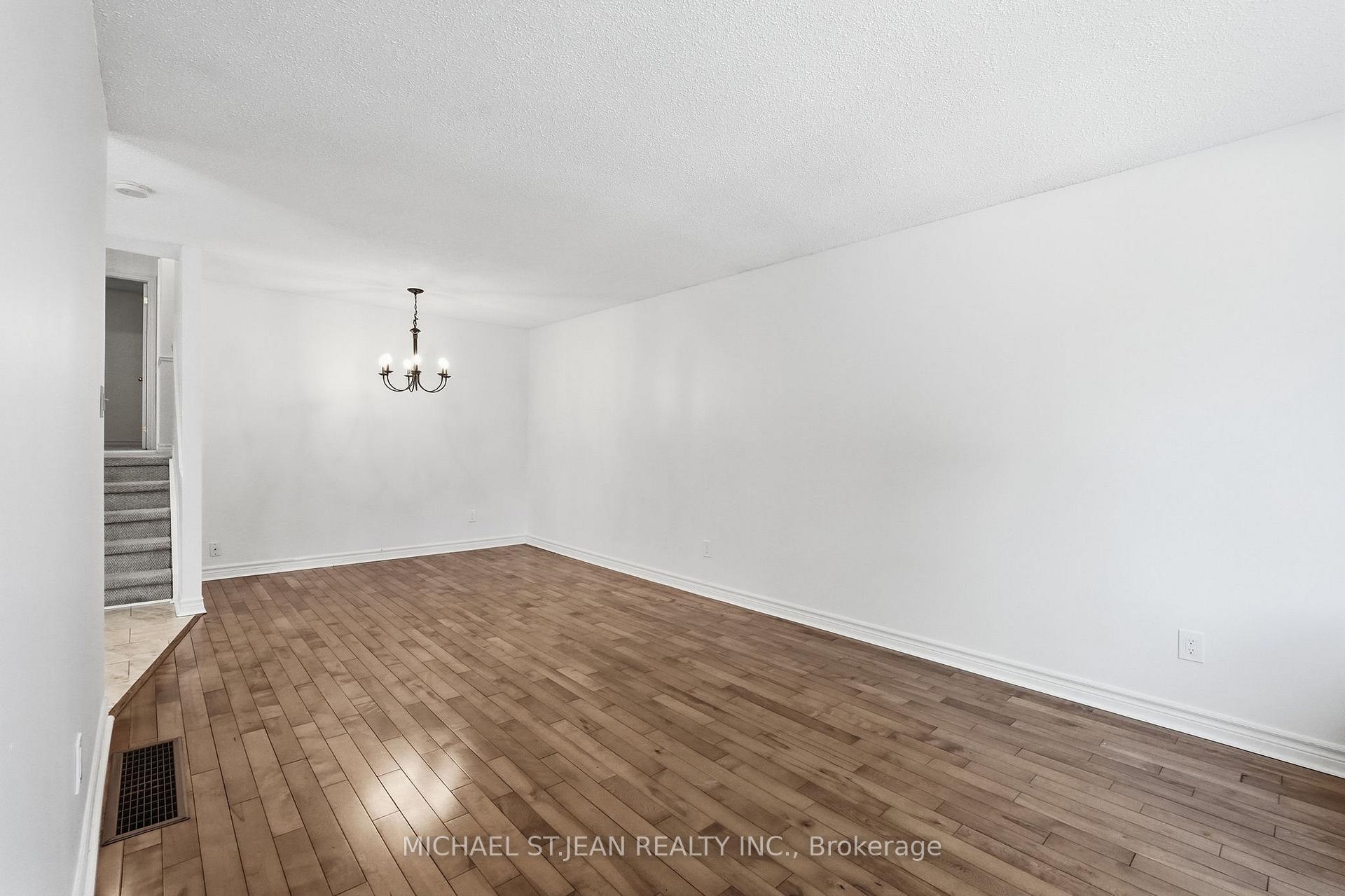 Photo 9 of 2 Marston Street, Hamilton, Stoney Creek Mountain — HOMEH