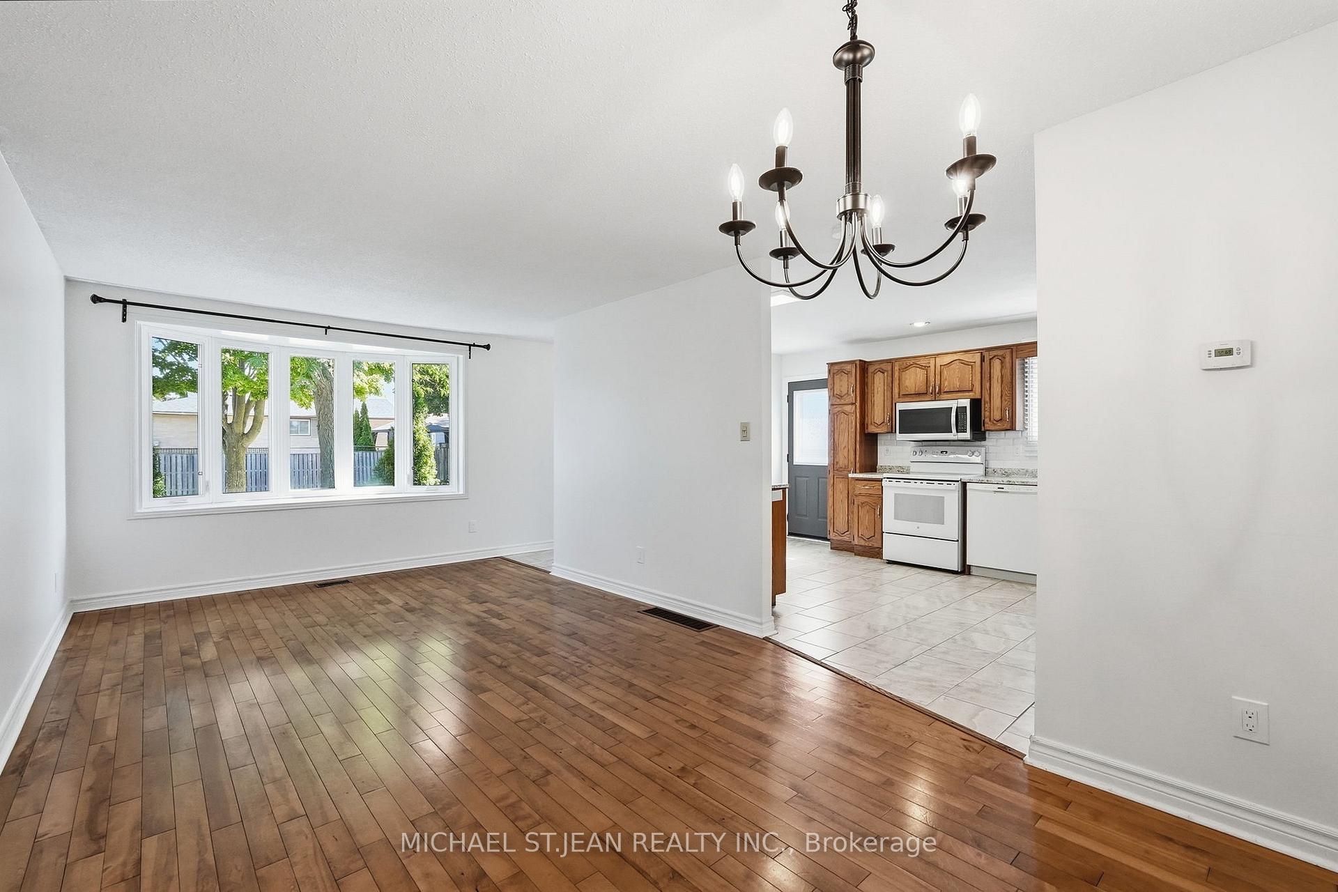 Photo 12 of 2 Marston Street, Hamilton, Stoney Creek Mountain — HOMEH