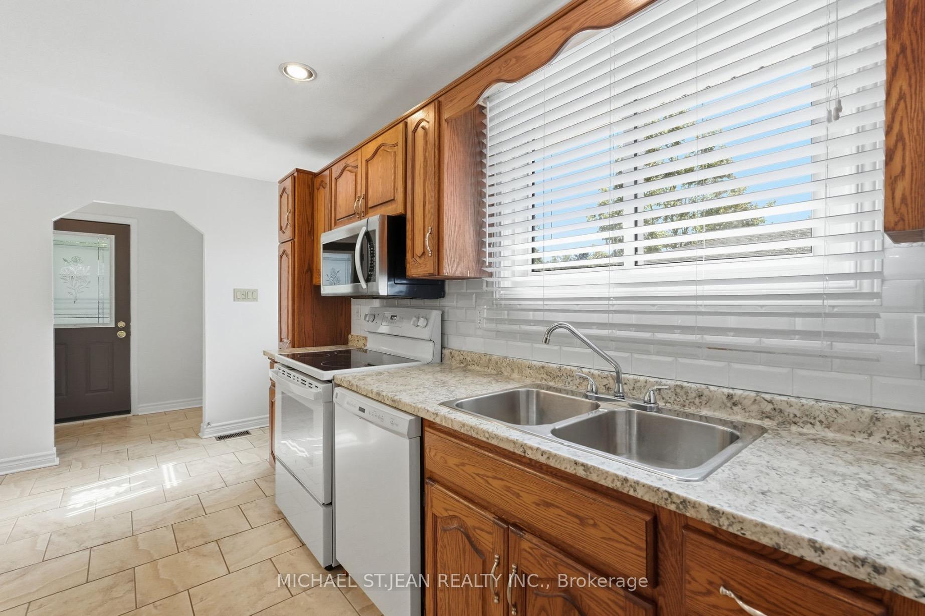 Photo 17 of 2 Marston Street, Hamilton, Stoney Creek Mountain — HOMEH