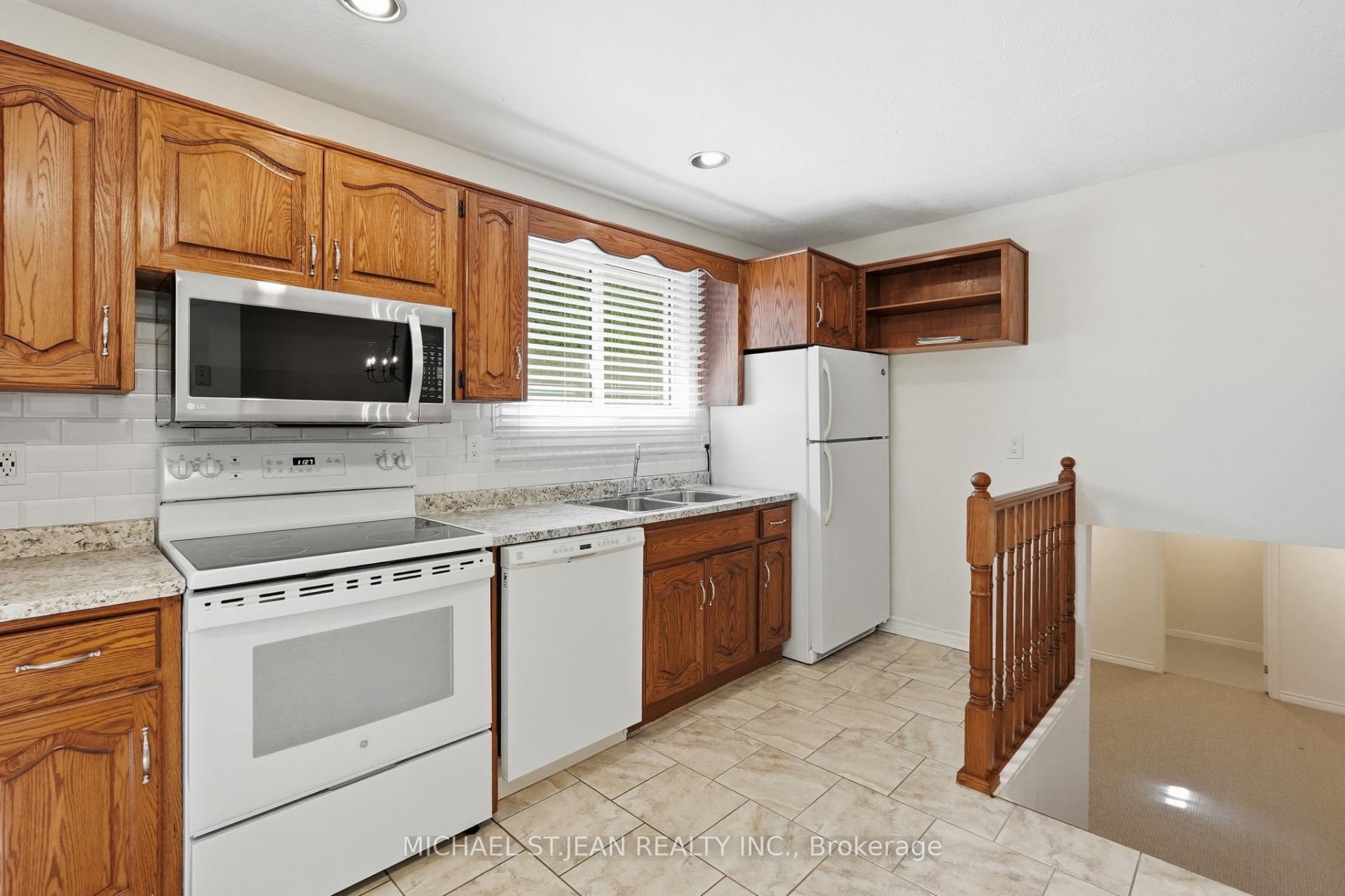 Photo 18 of 2 Marston Street, Hamilton, Stoney Creek Mountain — HOMEH