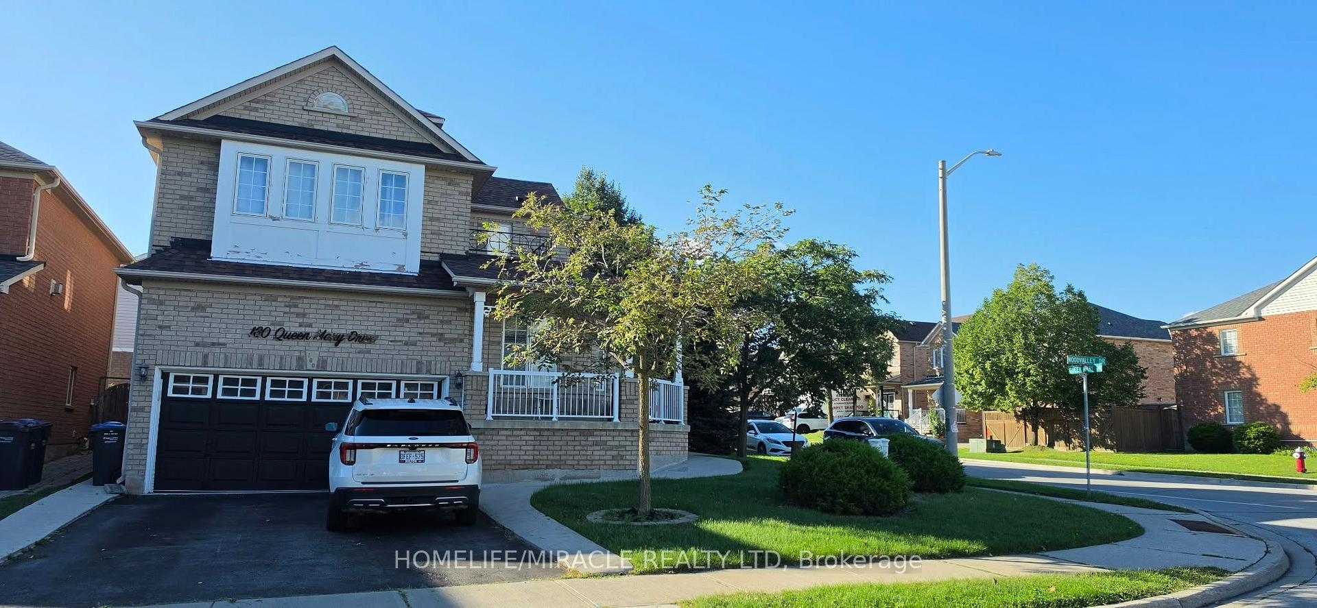 Photo 3 of 160 Queen Mary Drive, Brampton, Fletcher's Meadow — HOMEH