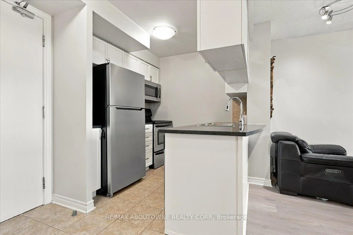 Photo 11 of Unit 807, 2391 Central Park Drive, Oakville, River Oaks — HOMEH