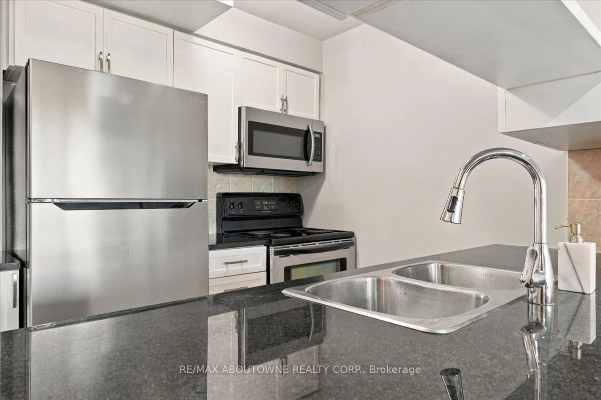 Photo 12 of Unit 807, 2391 Central Park Drive, Oakville, River Oaks — HOMEH