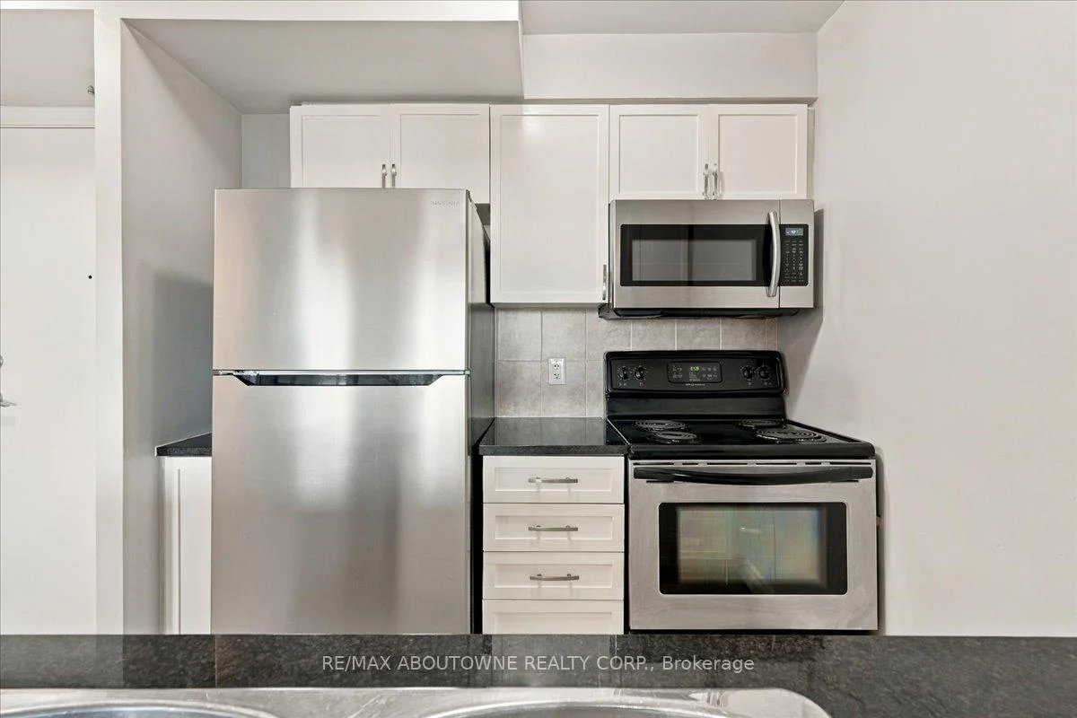 Photo 13 of Unit 807, 2391 Central Park Drive, Oakville, River Oaks — HOMEH
