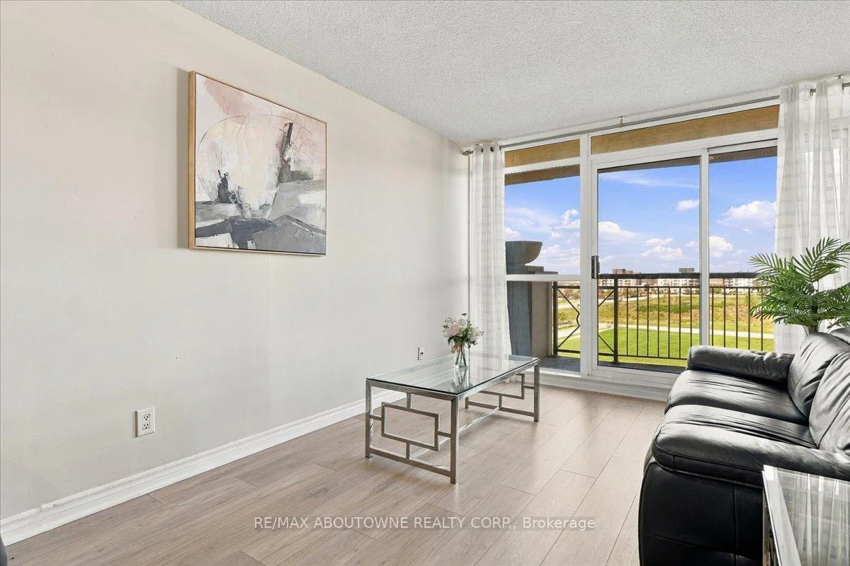 Photo 21 of Unit 807, 2391 Central Park Drive, Oakville, River Oaks — HOMEH