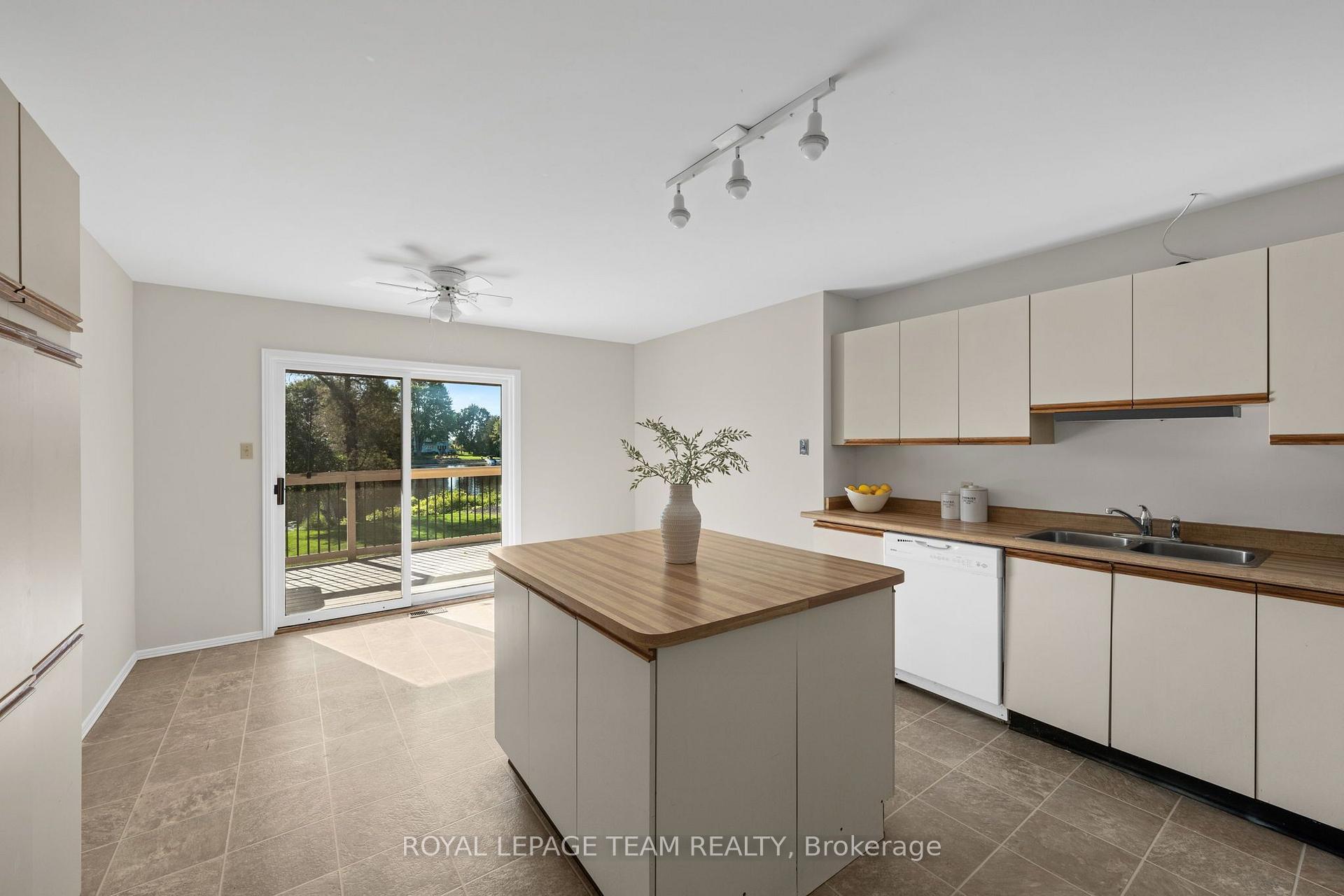 Photo 10 of 6591 Marina Drive, Ottawa, Manotick South to Roger Stevens — HOMEH