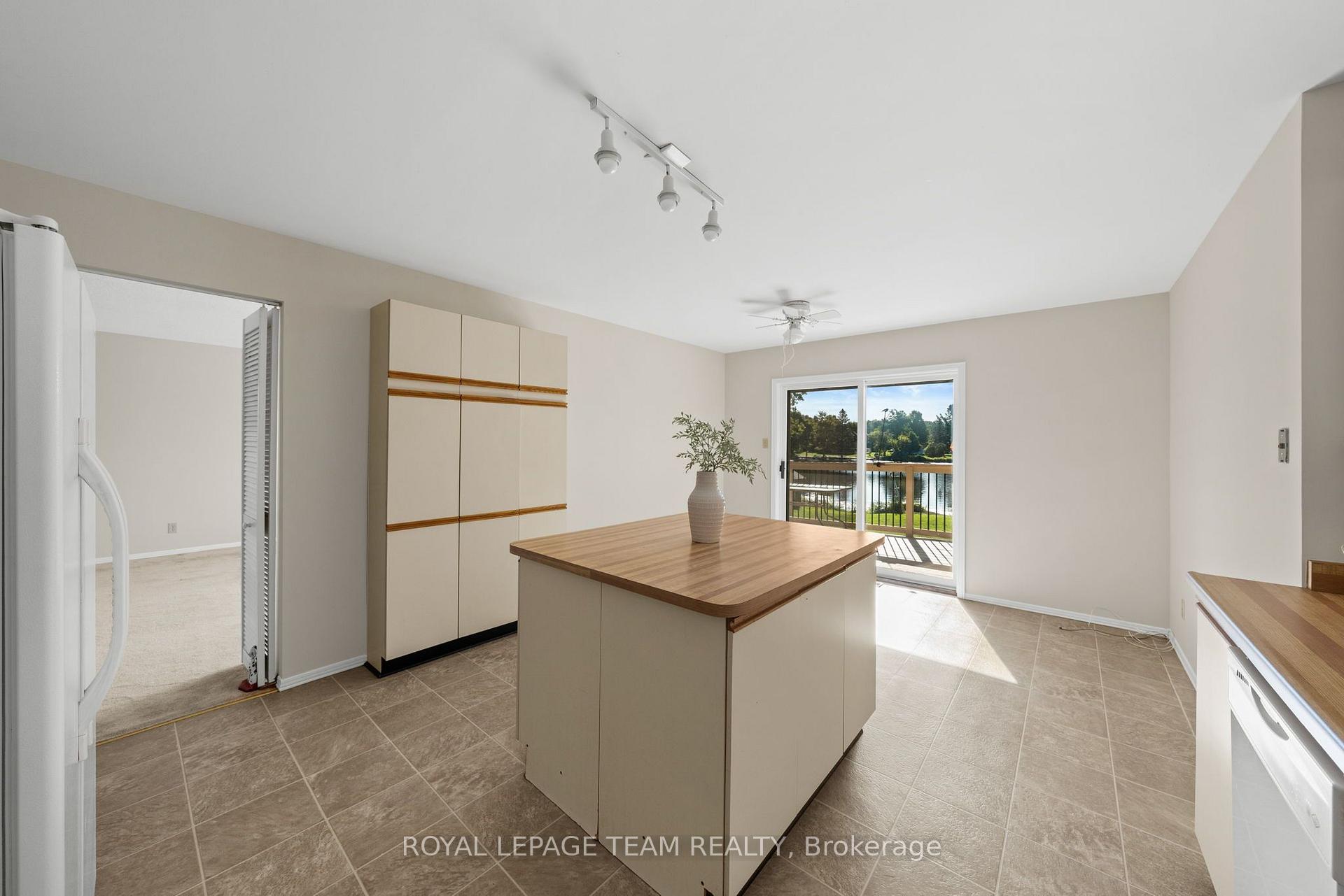 Photo 14 of 6591 Marina Drive, Ottawa, Manotick South to Roger Stevens — HOMEH