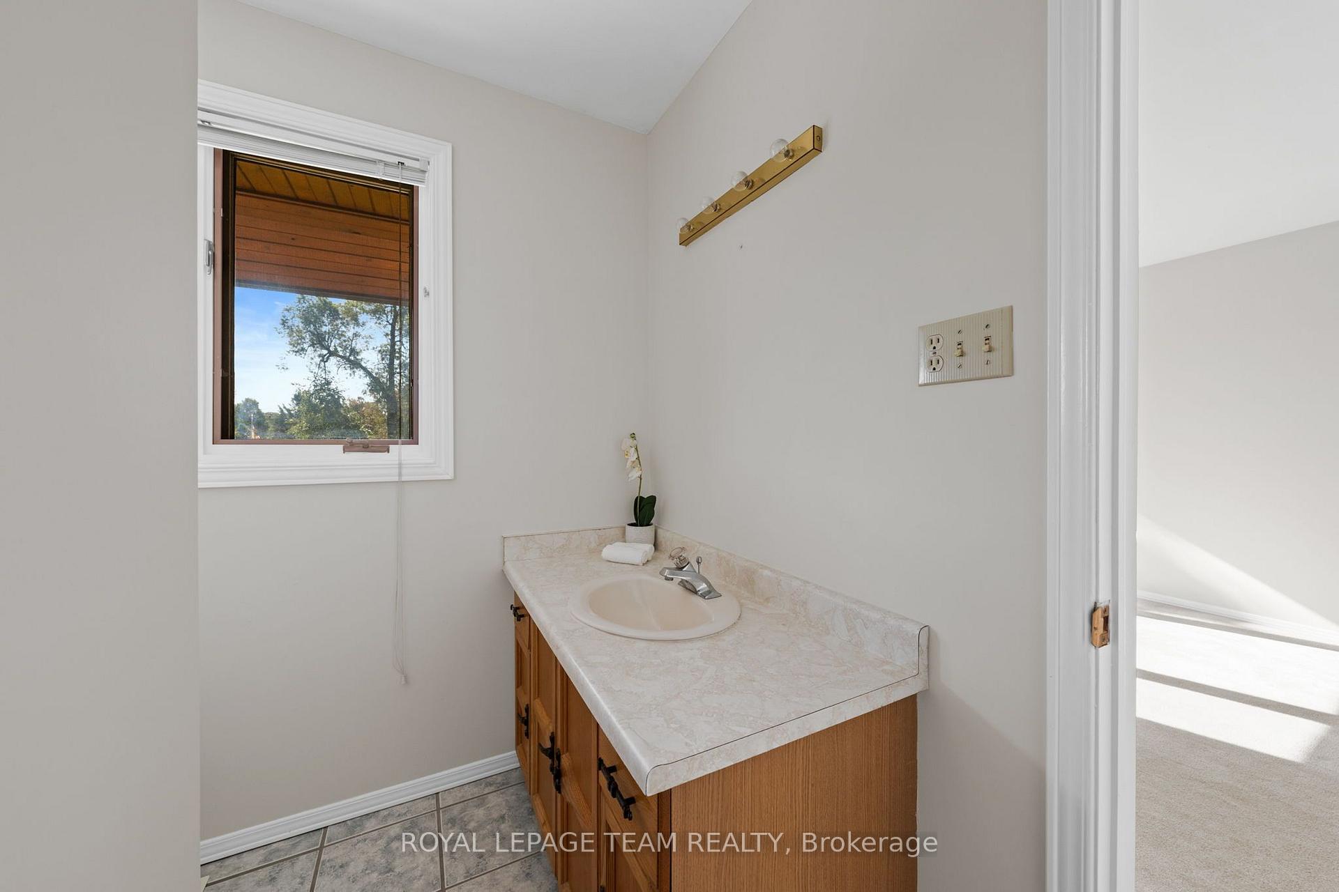 Photo 21 of 6591 Marina Drive, Ottawa, Manotick South to Roger Stevens — HOMEH